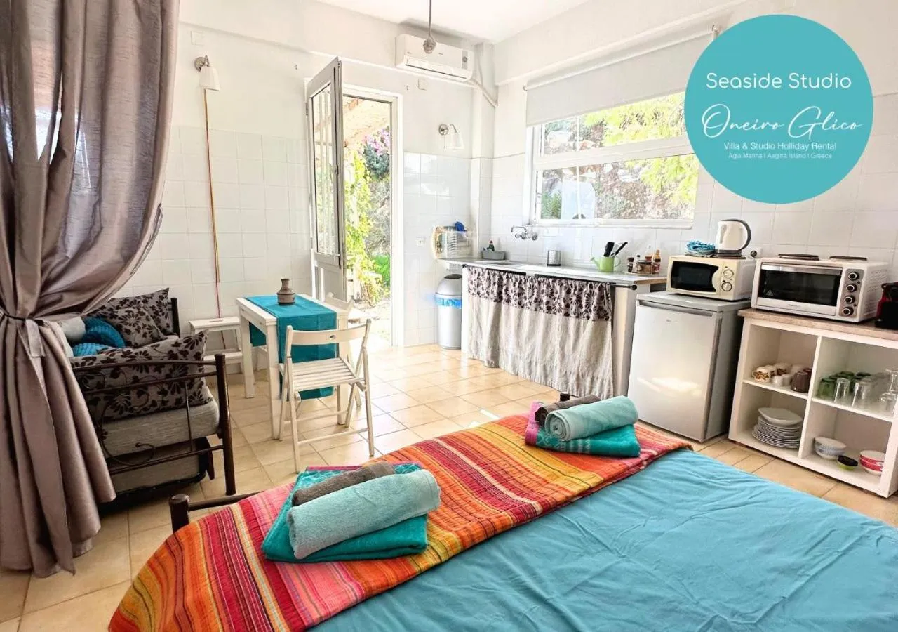 Property building, Bed in Oneiro glico