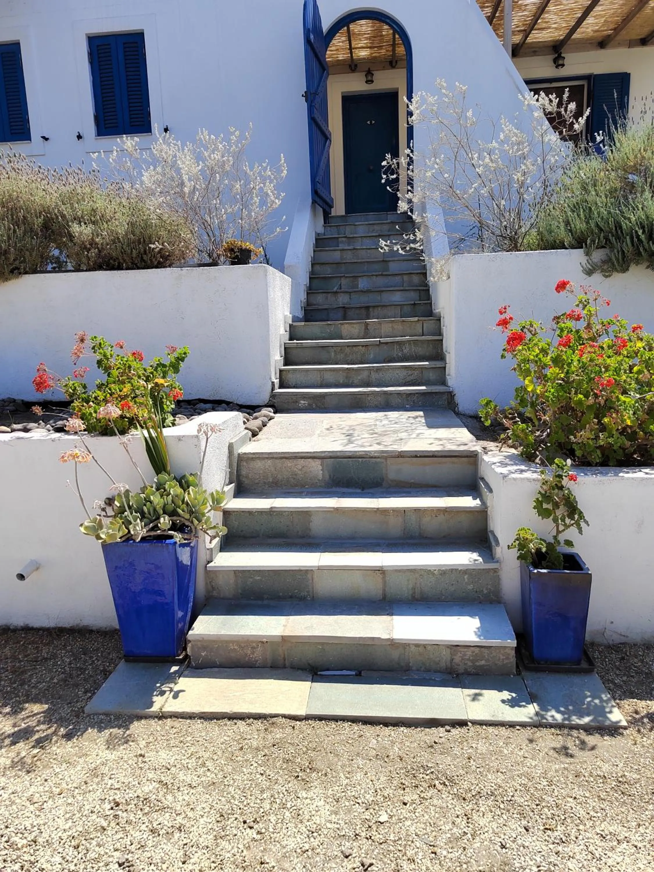 Facade/entrance in Oneiro glico