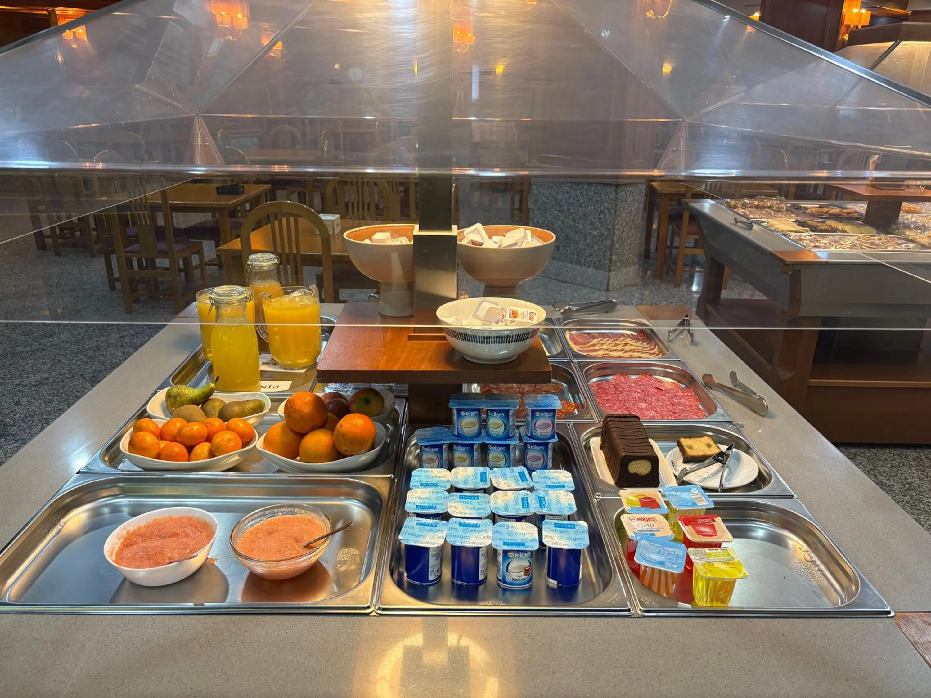 Breakfast in Hotel Los Olmos