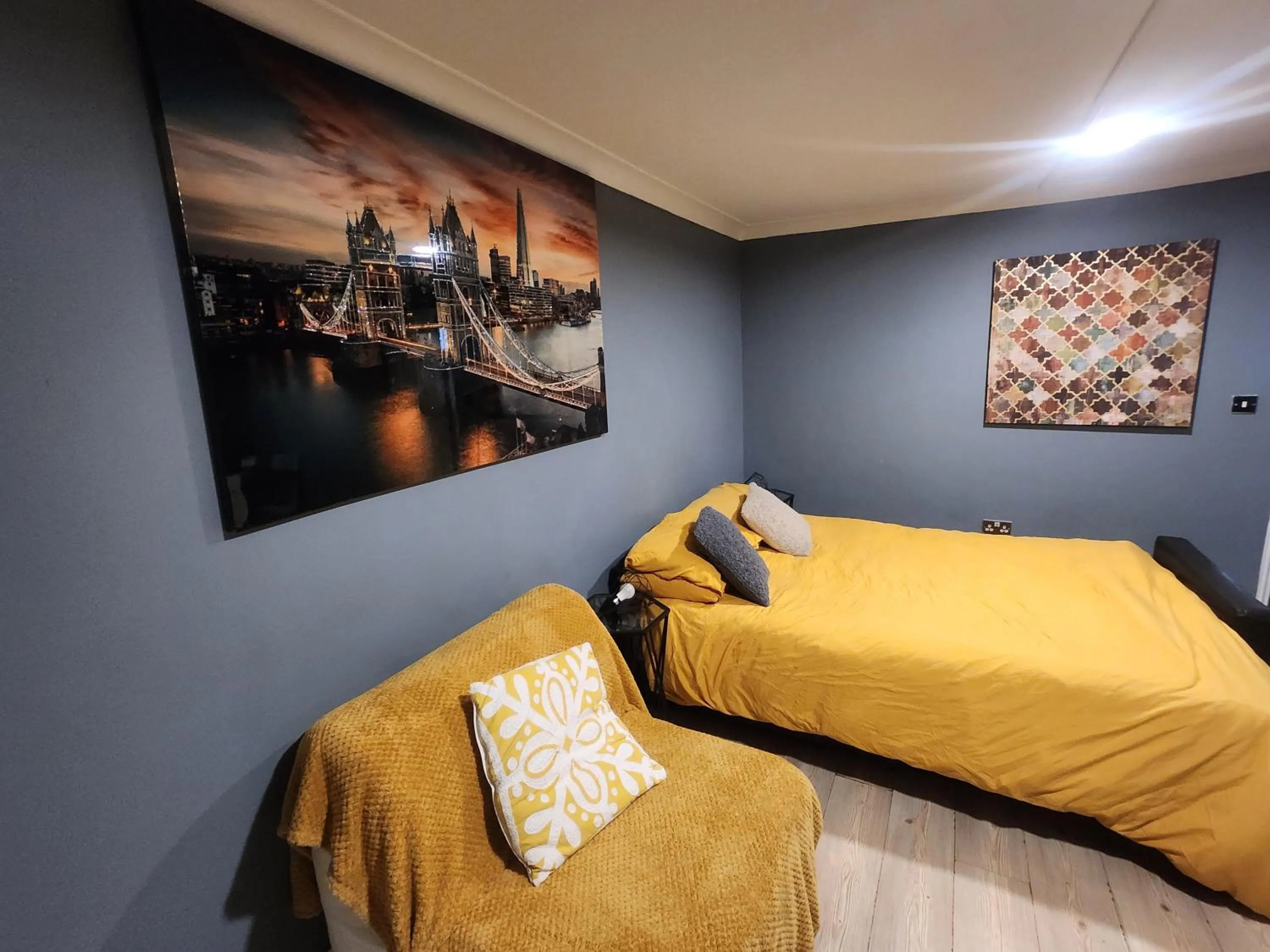 Bed in Dodi Aparts London, near Stratford close to tube station