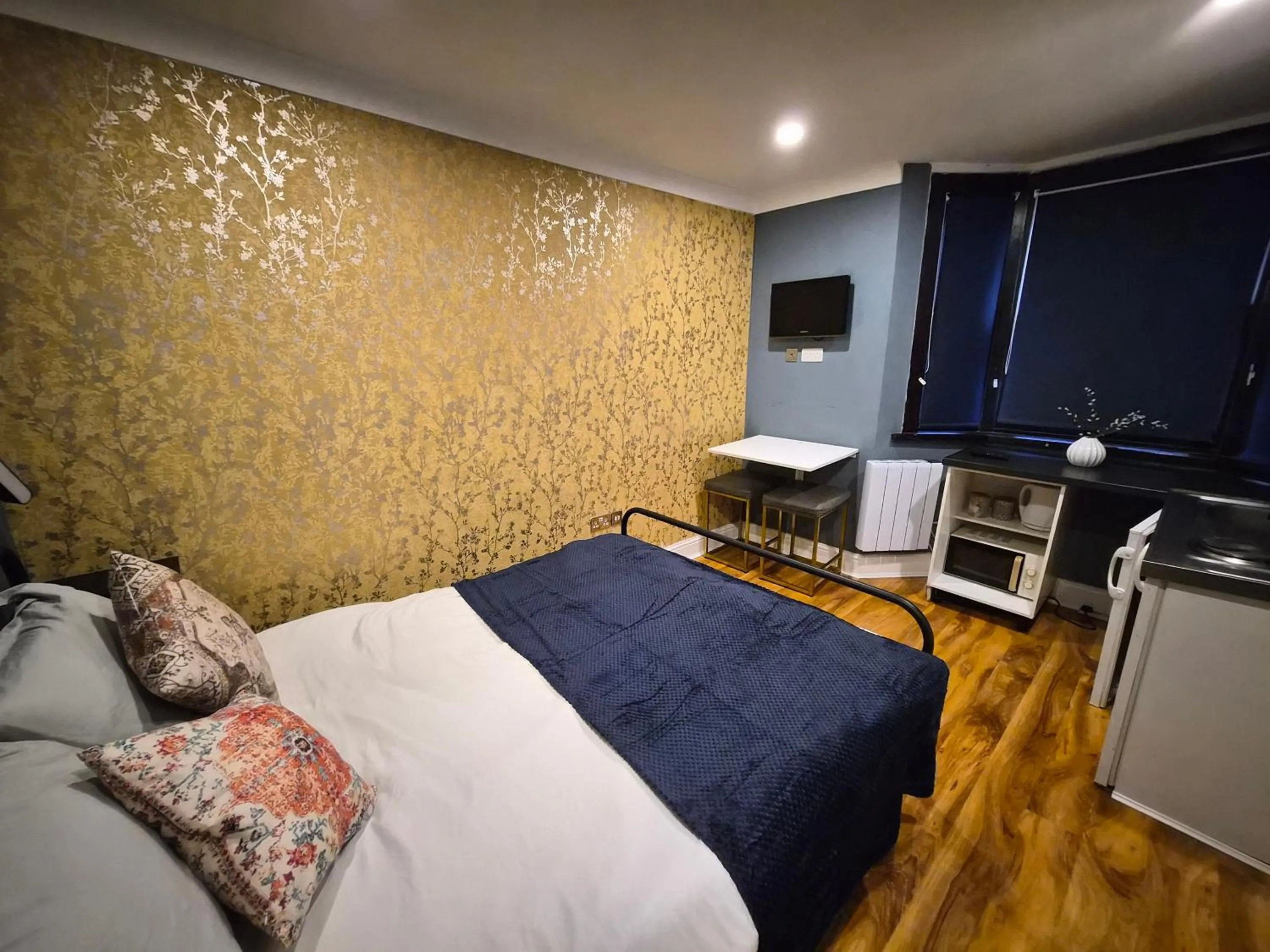 Communal lounge/ TV room, Bed in Dodi Aparts London, near Stratford close to tube station