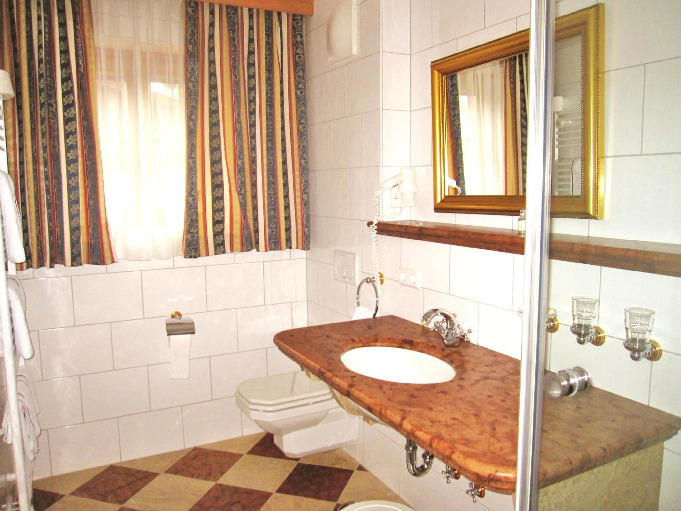 Toilet in Gasthof Hotel Doktorwirt