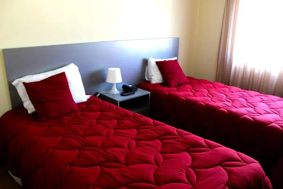 Double Room with 2 Single Bed in Hotel Jorge V Double Room with 2 Single Bed in Hotel Jorge V