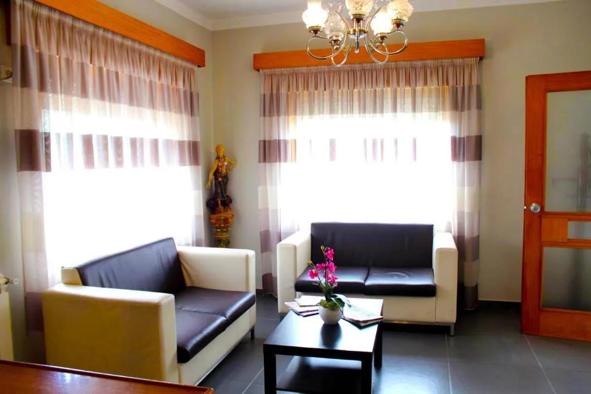 Communal lounge/ TV room in Hotel Jorge V