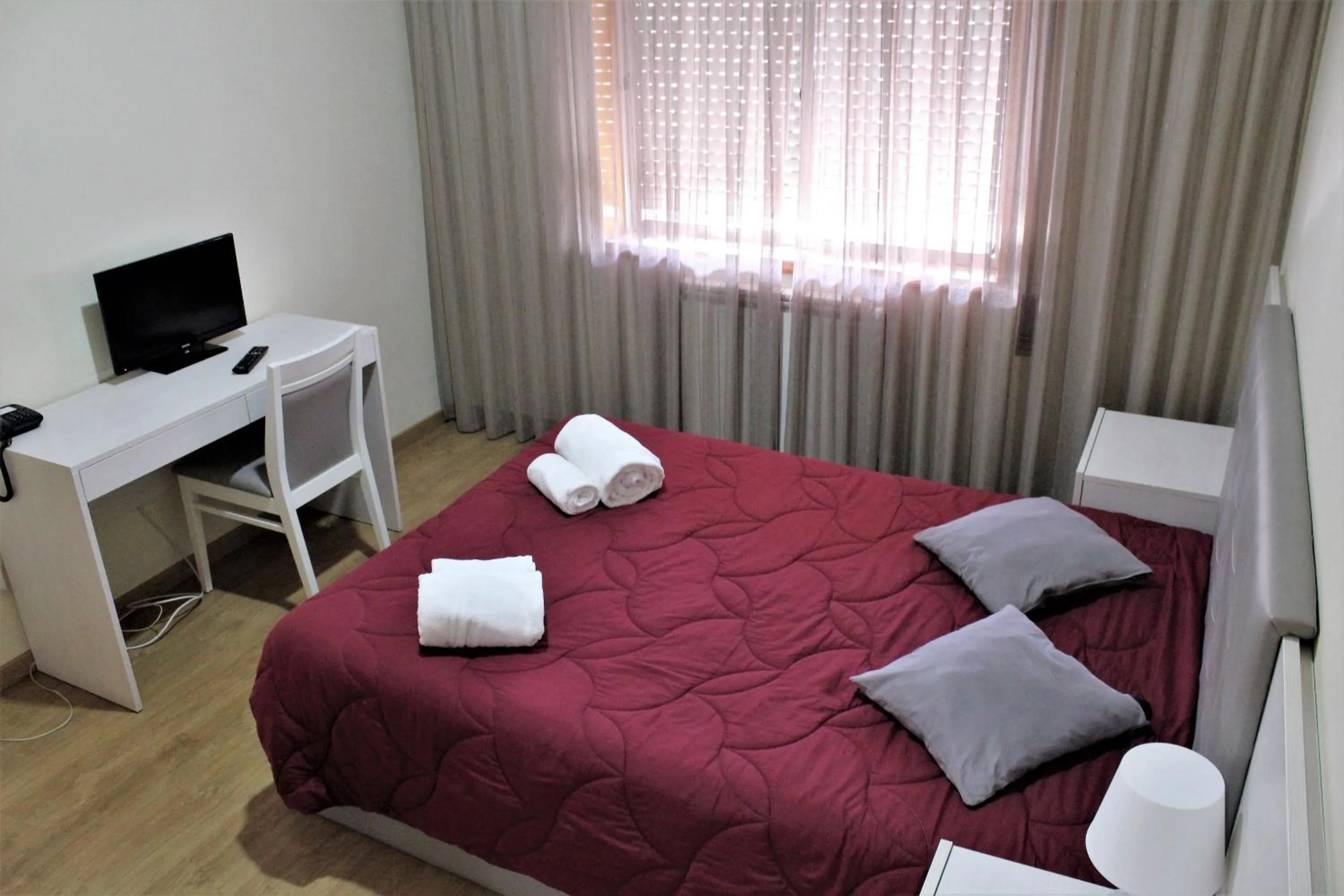 Bed in Hotel Jorge V