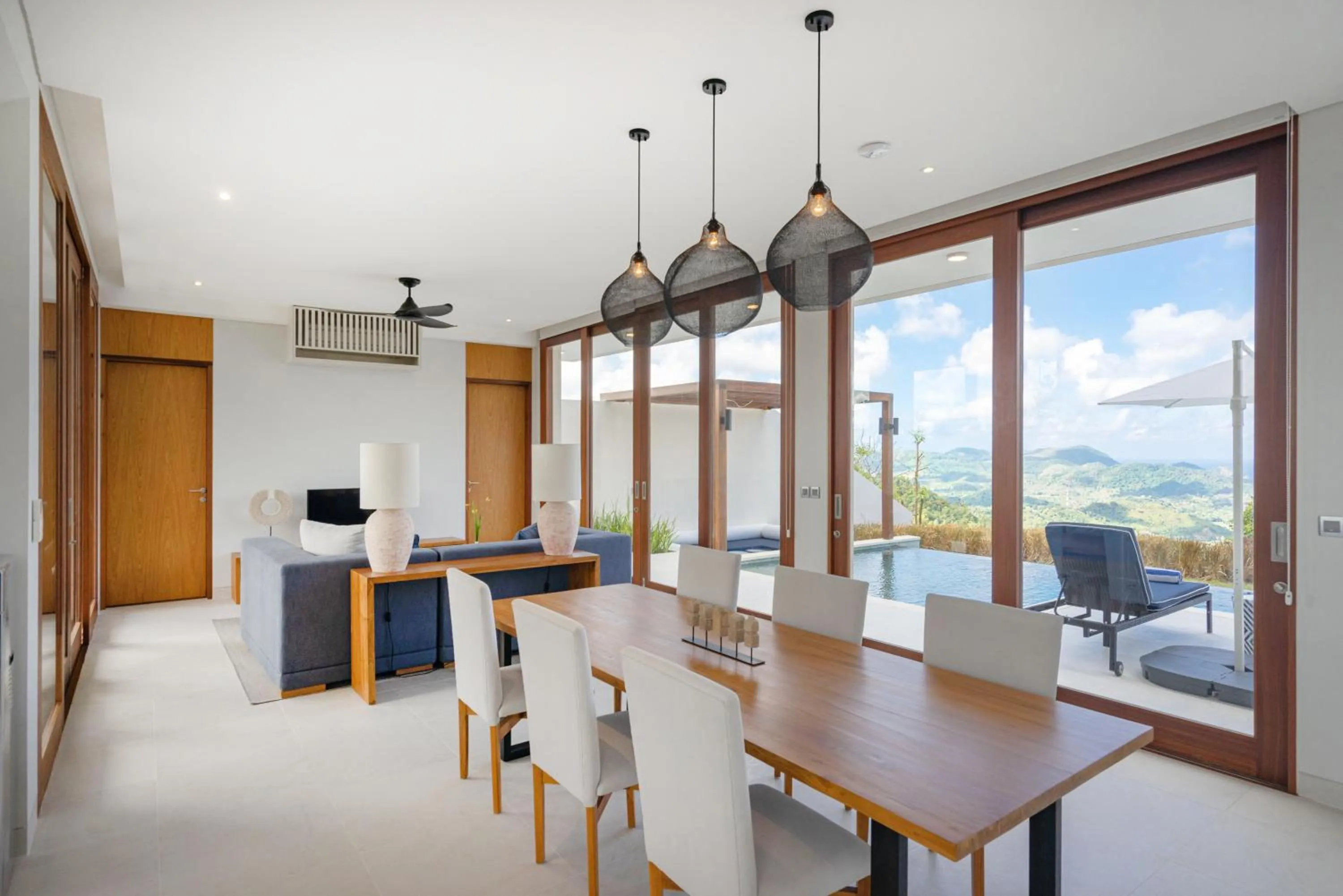 Dining area in Selong Selo Resort and Villas