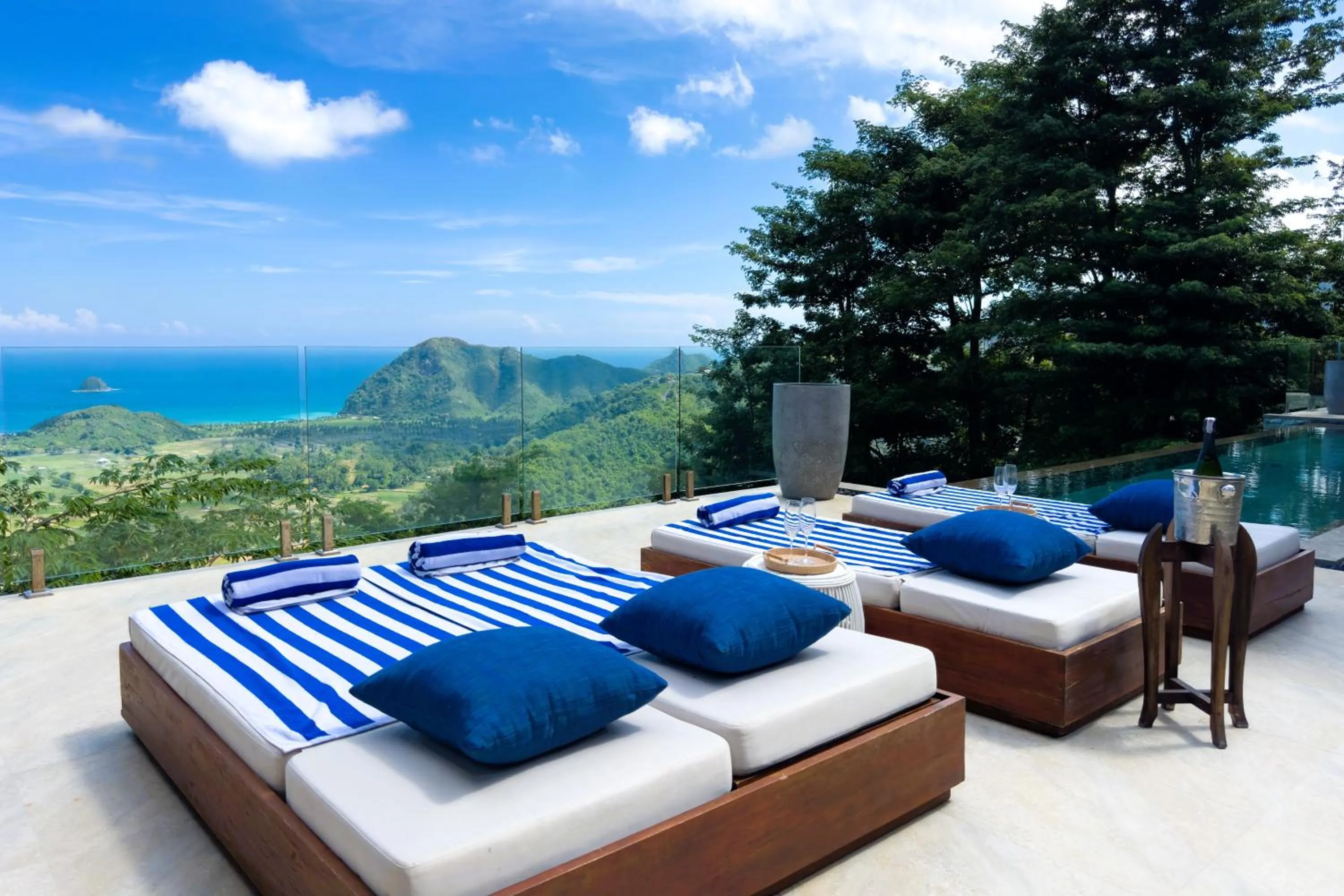 Swimming pool in Selong Selo Resort and Villas