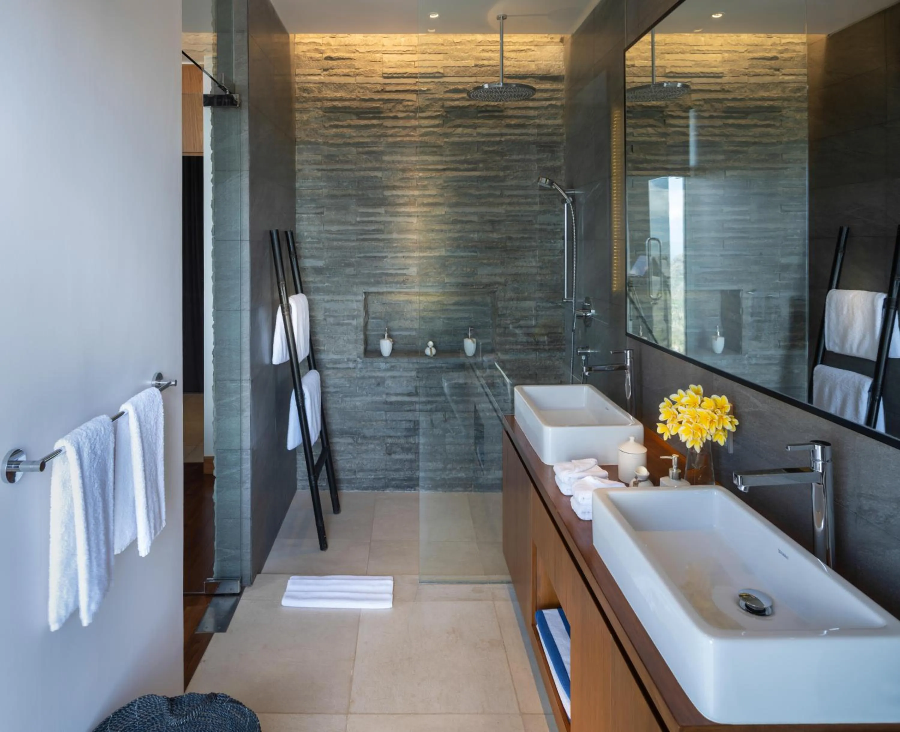 Bathroom in Selong Selo Resort and Villas