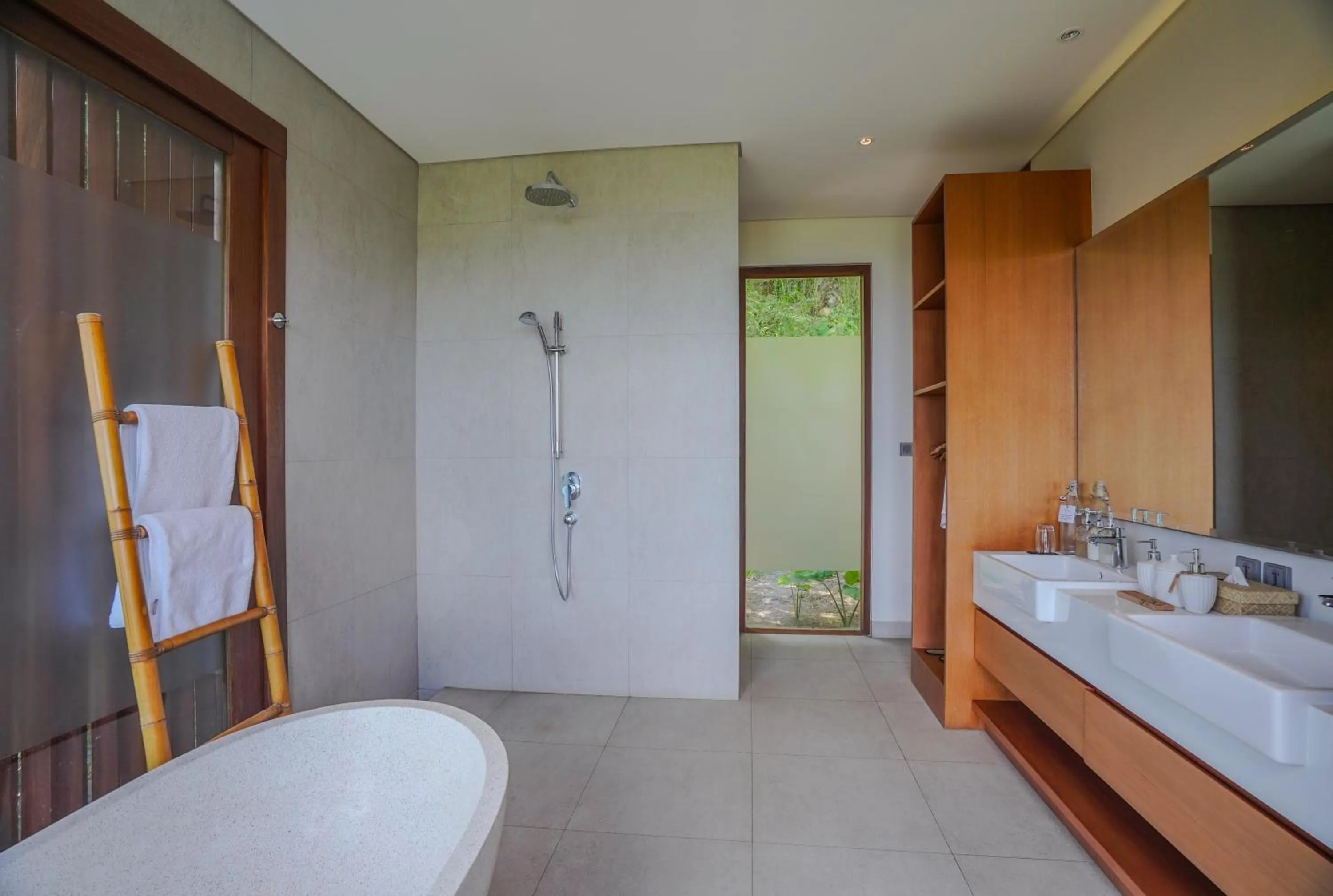 Bathroom in Selong Selo Resort and Villas