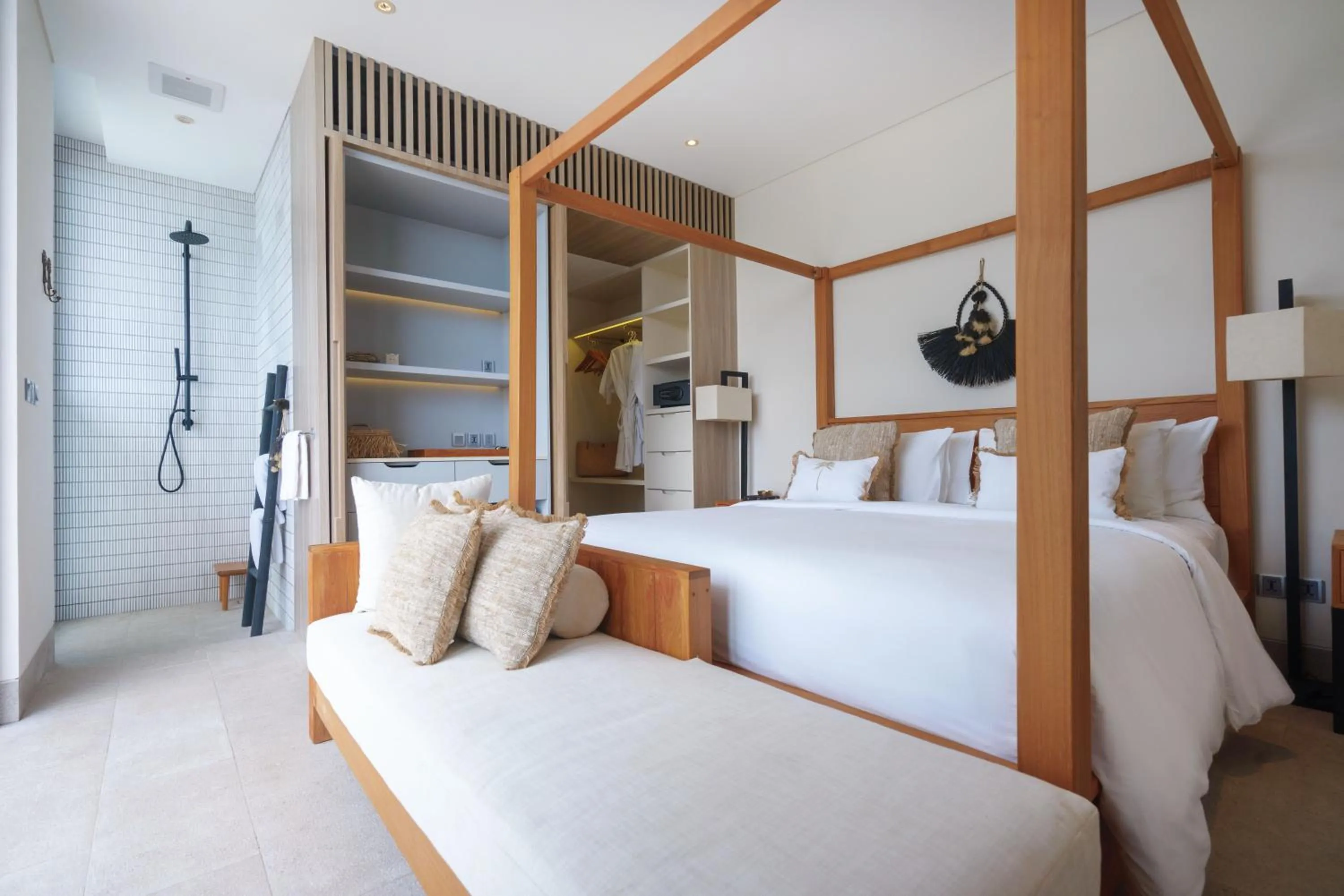 Shower, Bed in Selong Selo Resort and Villas