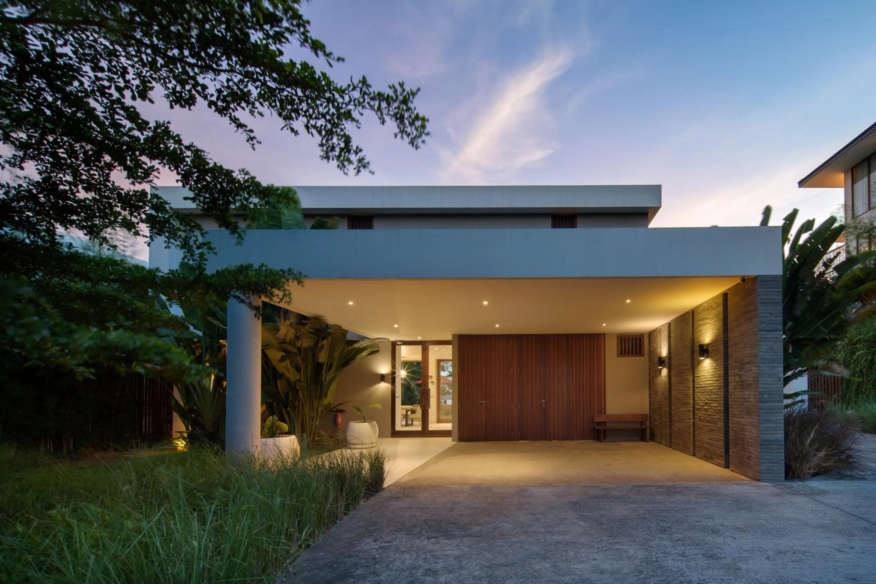 Parking in Selong Selo Resort and Villas