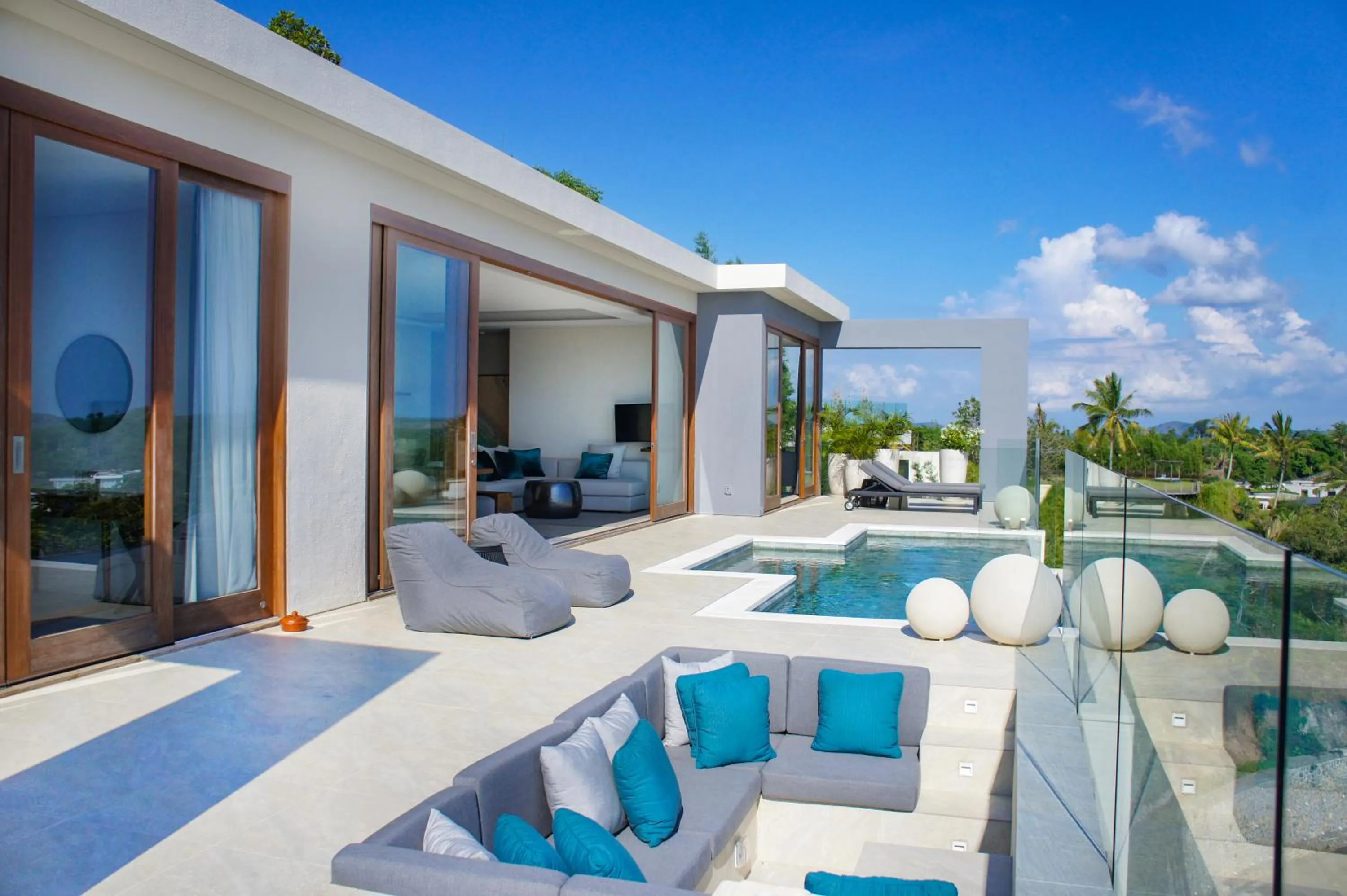 Swimming pool in Selong Selo Resort and Villas