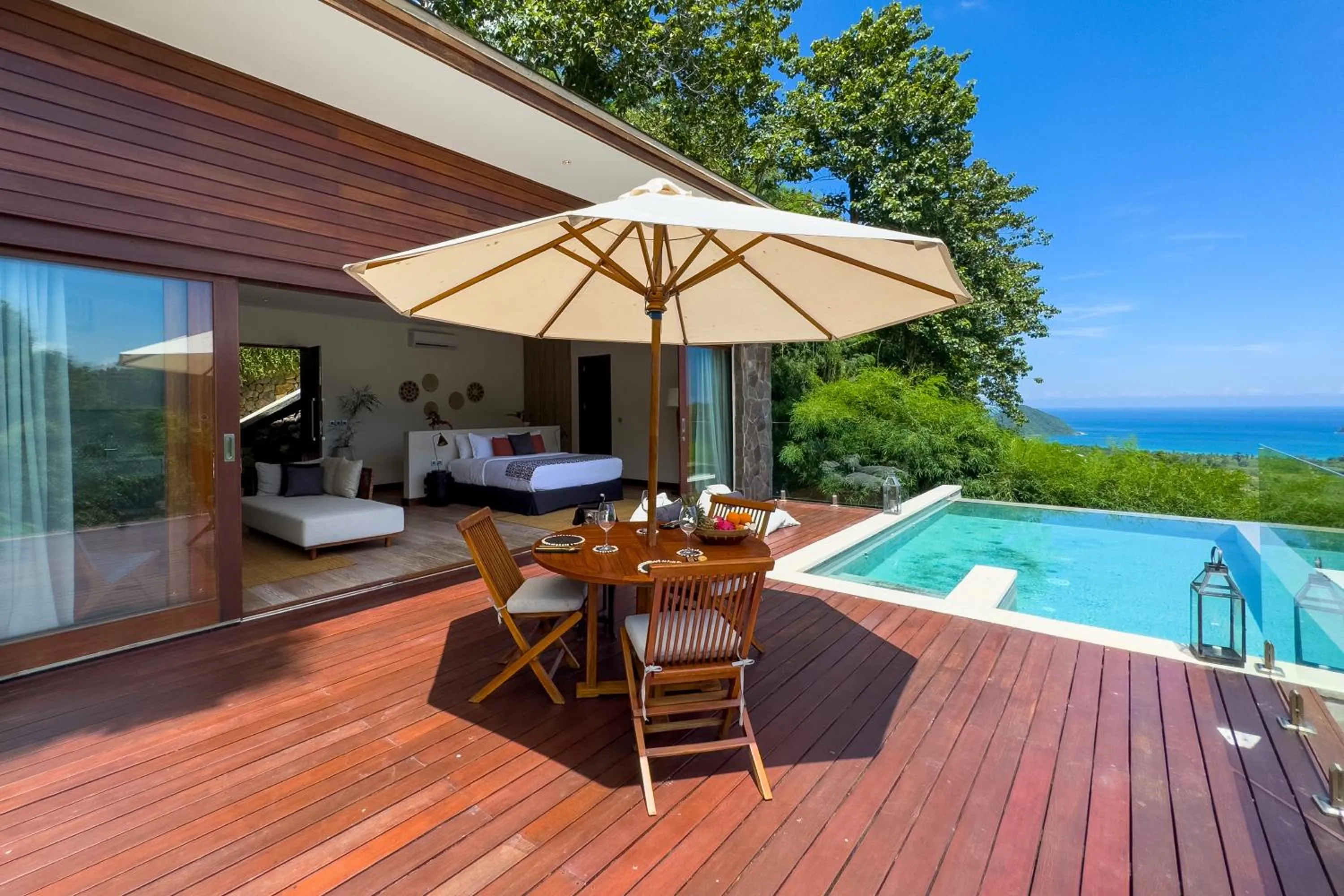 Swimming pool in Selong Selo Resort and Villas