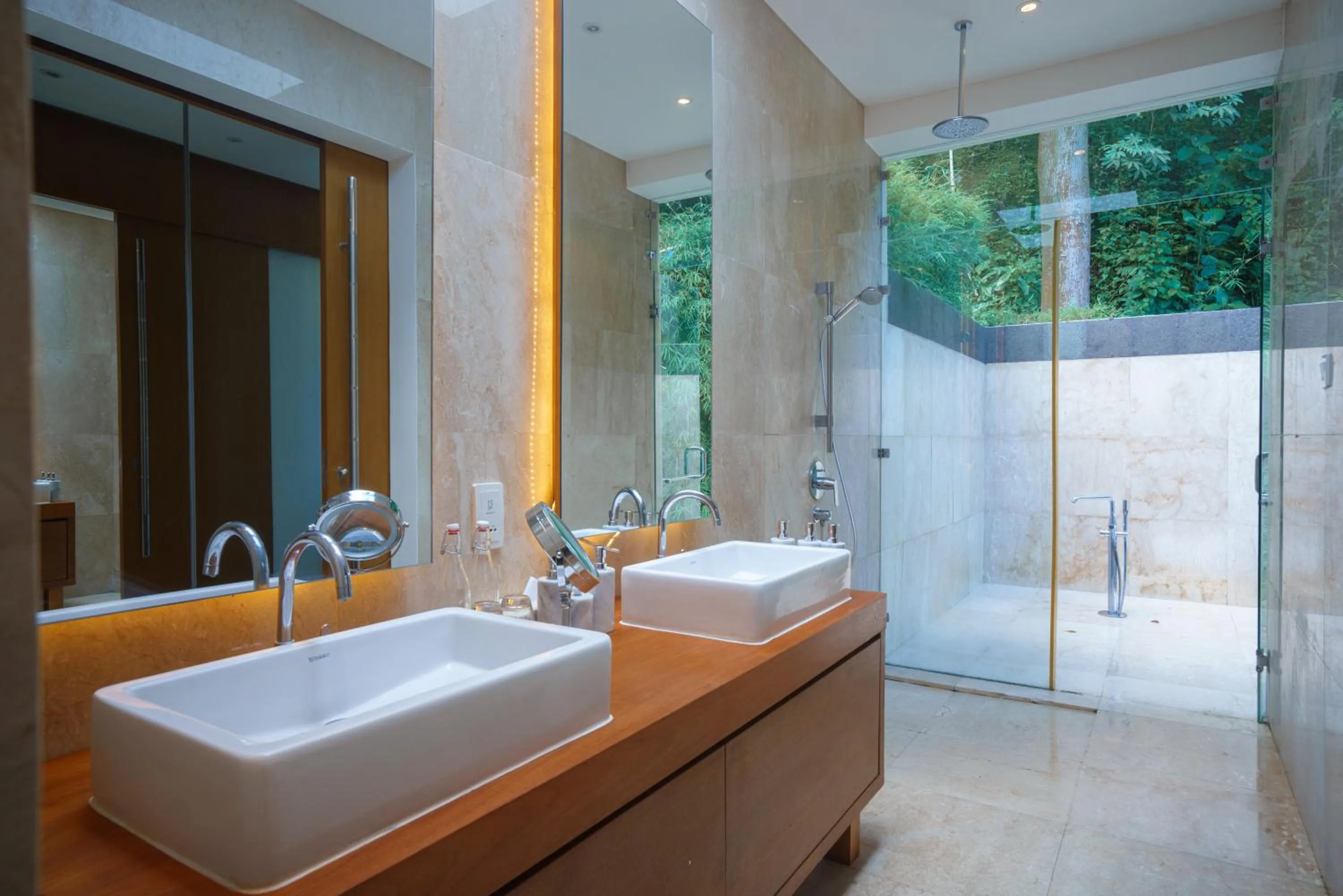 Bathroom in Selong Selo Resort and Villas