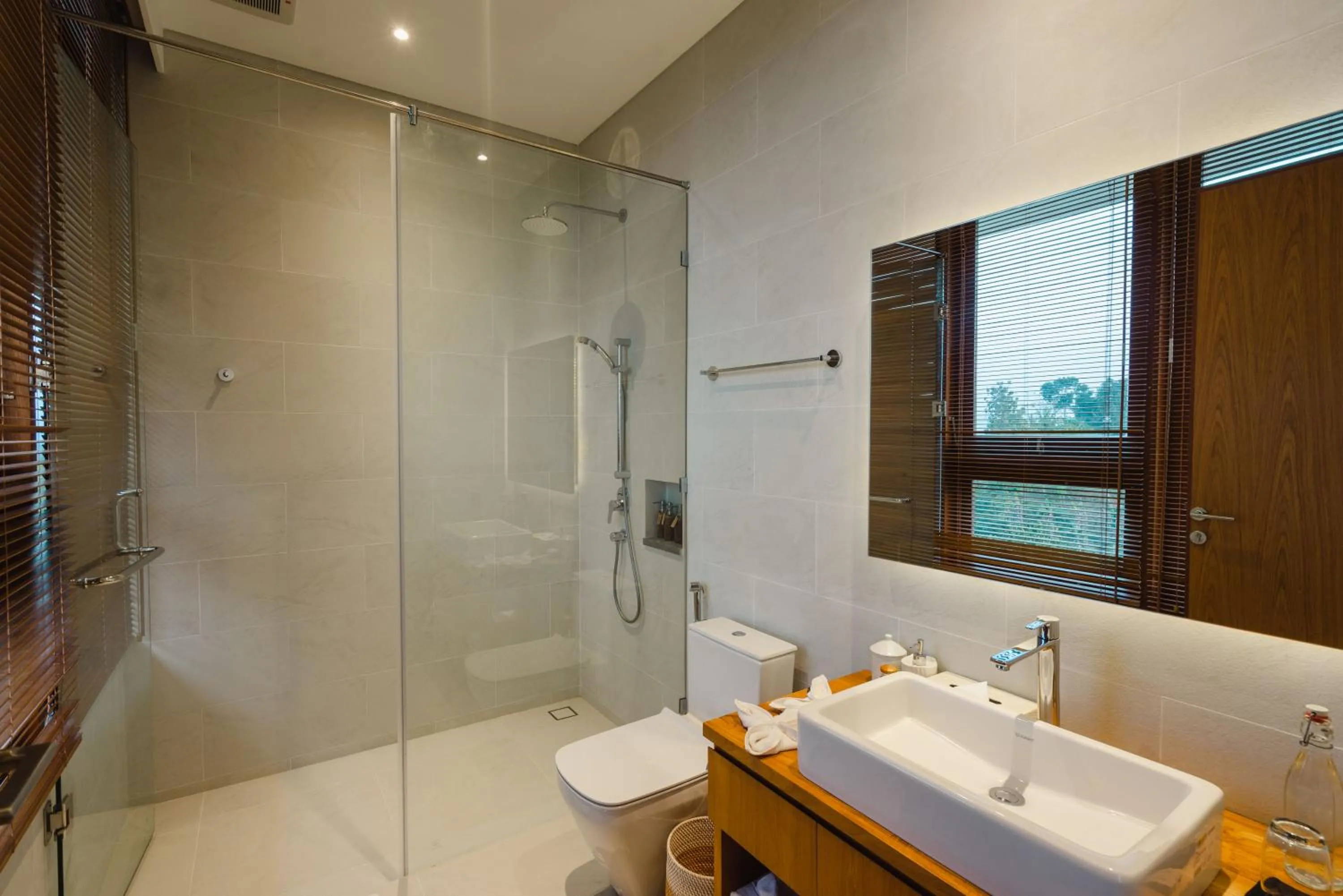 Shower in Selong Selo Resort and Villas