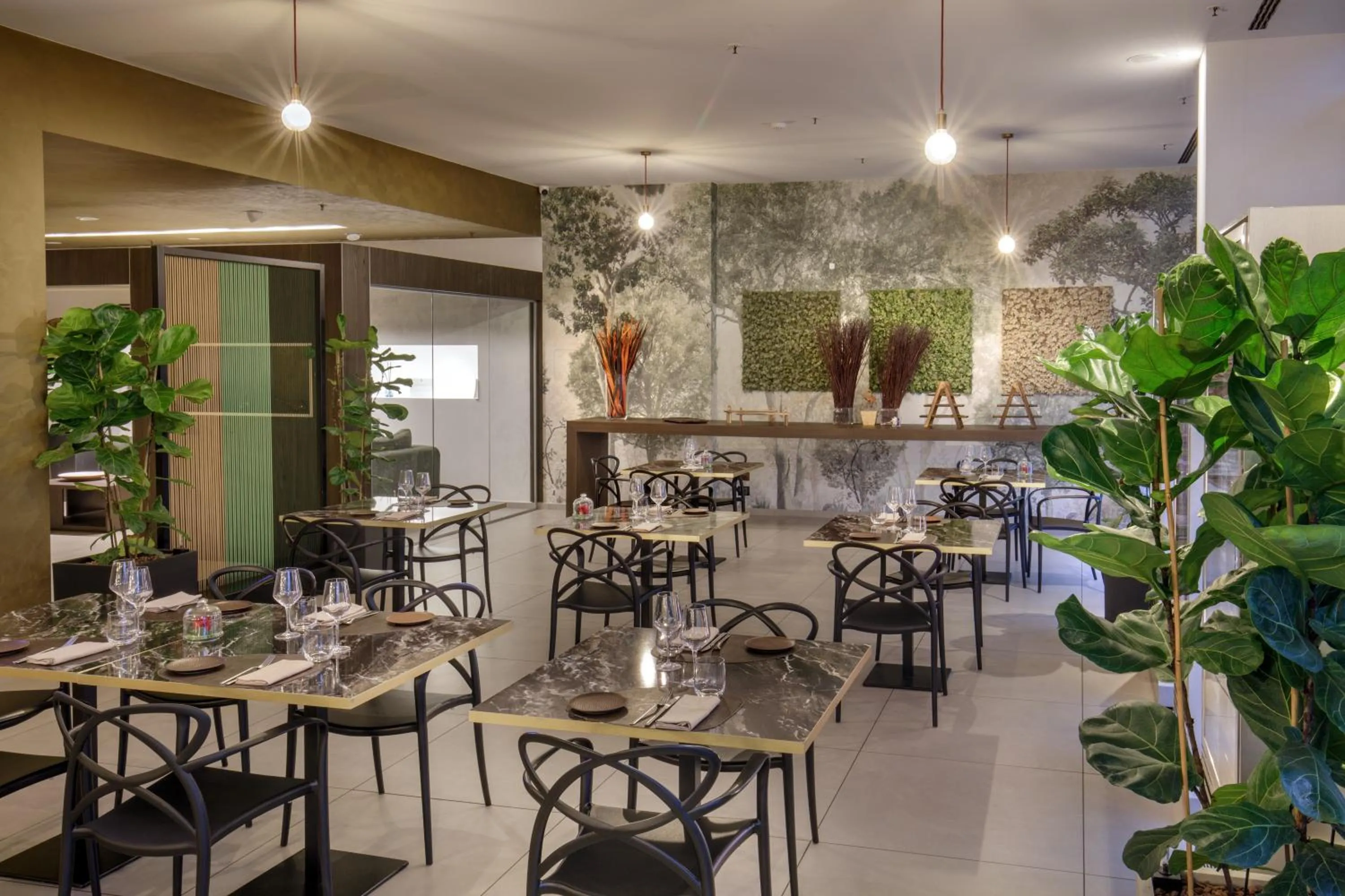 Restaurant/places to eat in DoubleTree By Hilton Milan