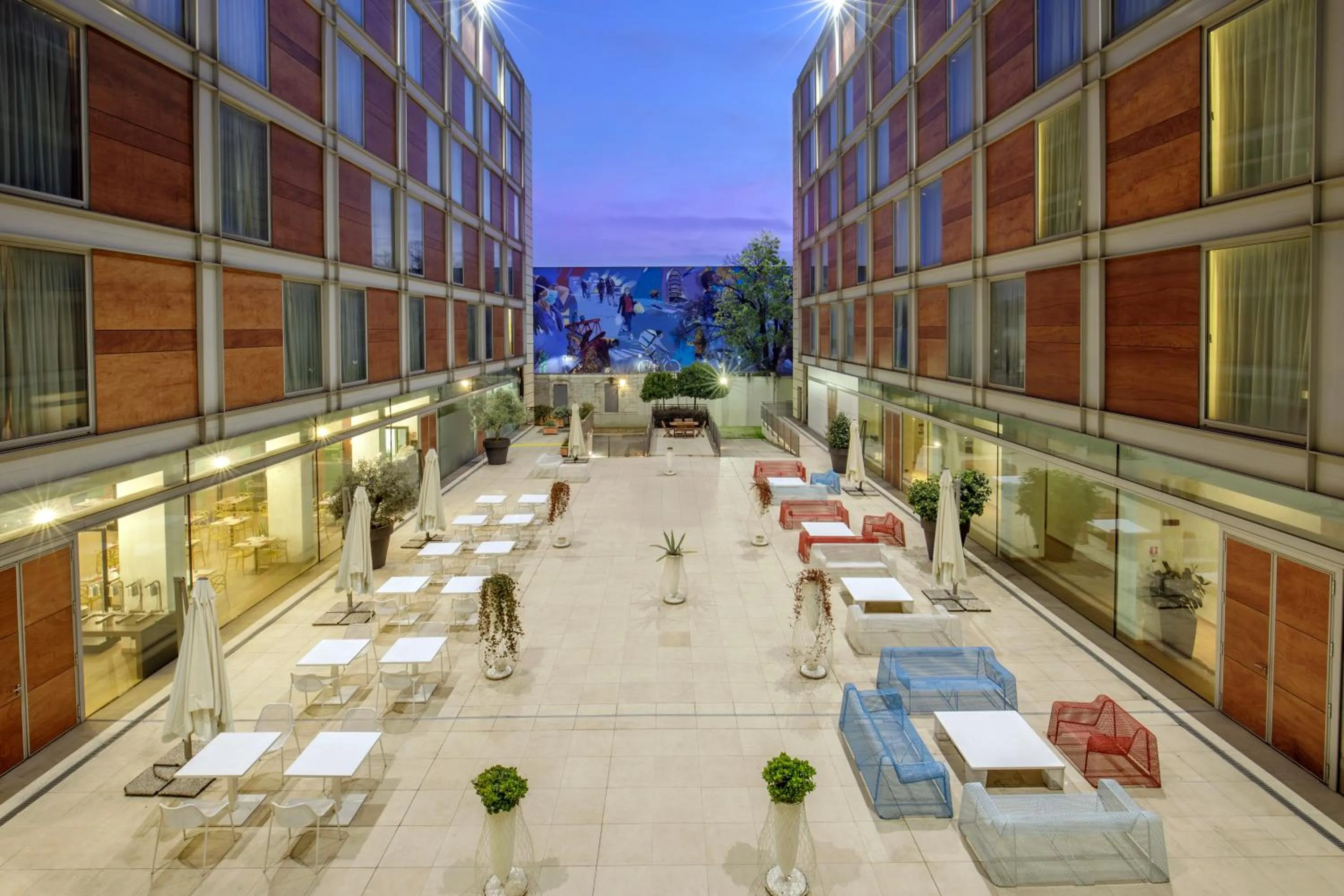 Patio in DoubleTree By Hilton Milan