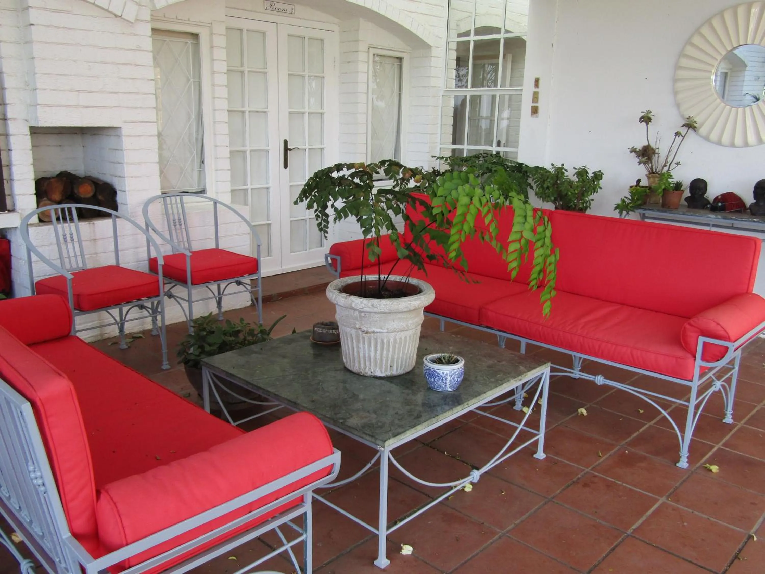 Inner courtyard view in Sugar Hill Manor