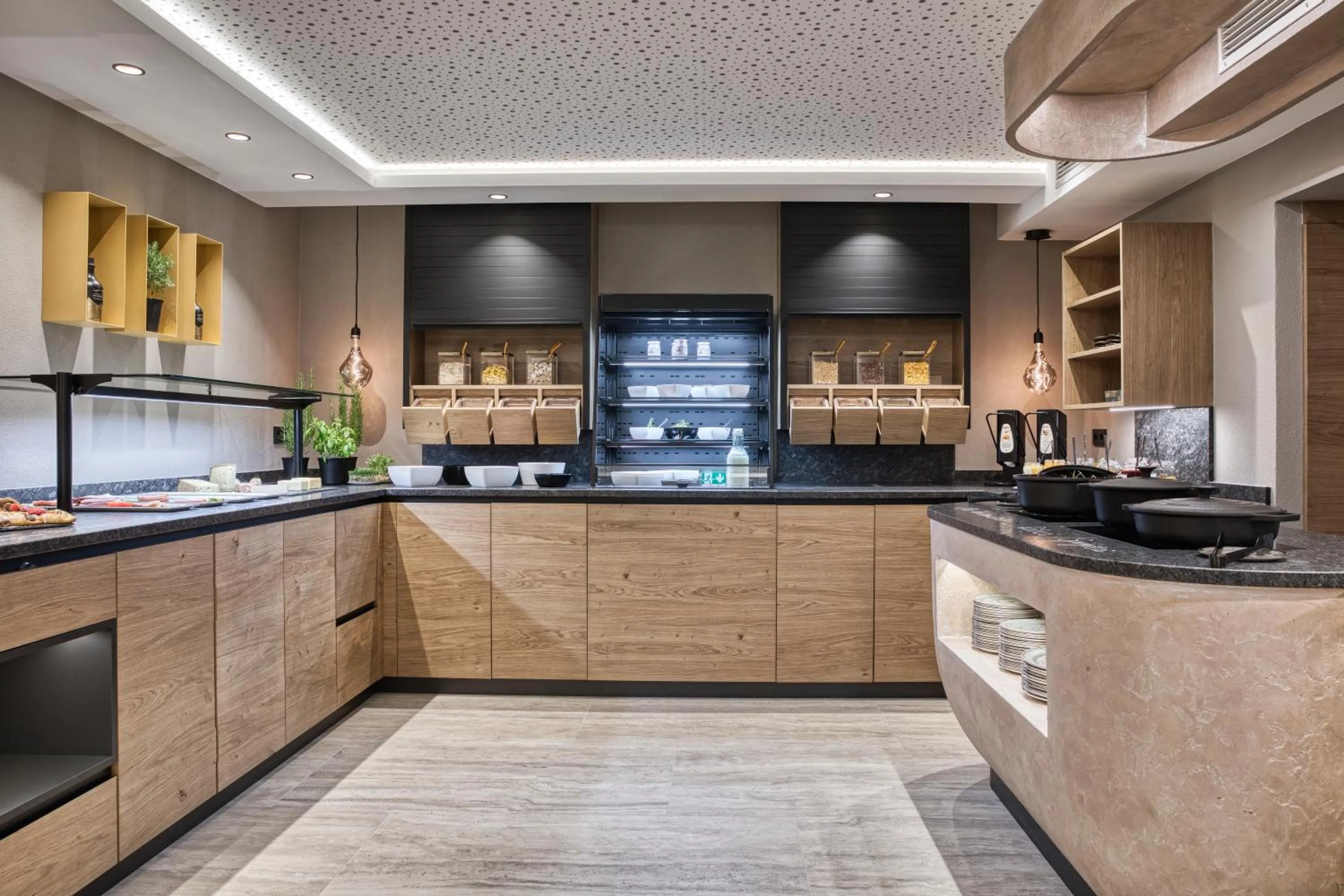 Buffet breakfast in GenussHotel Sonnblick