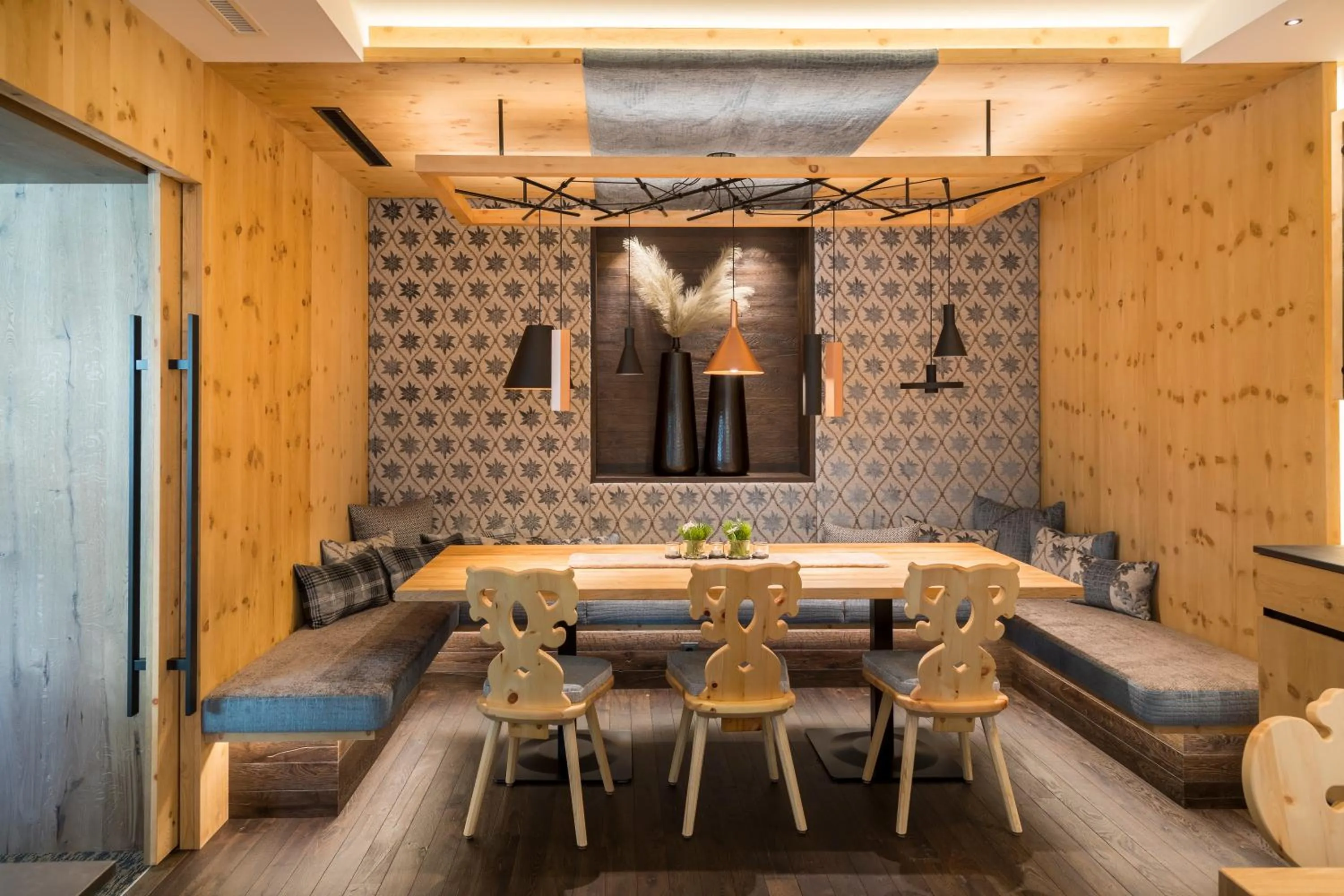 Restaurant/places to eat in GenussHotel Sonnblick