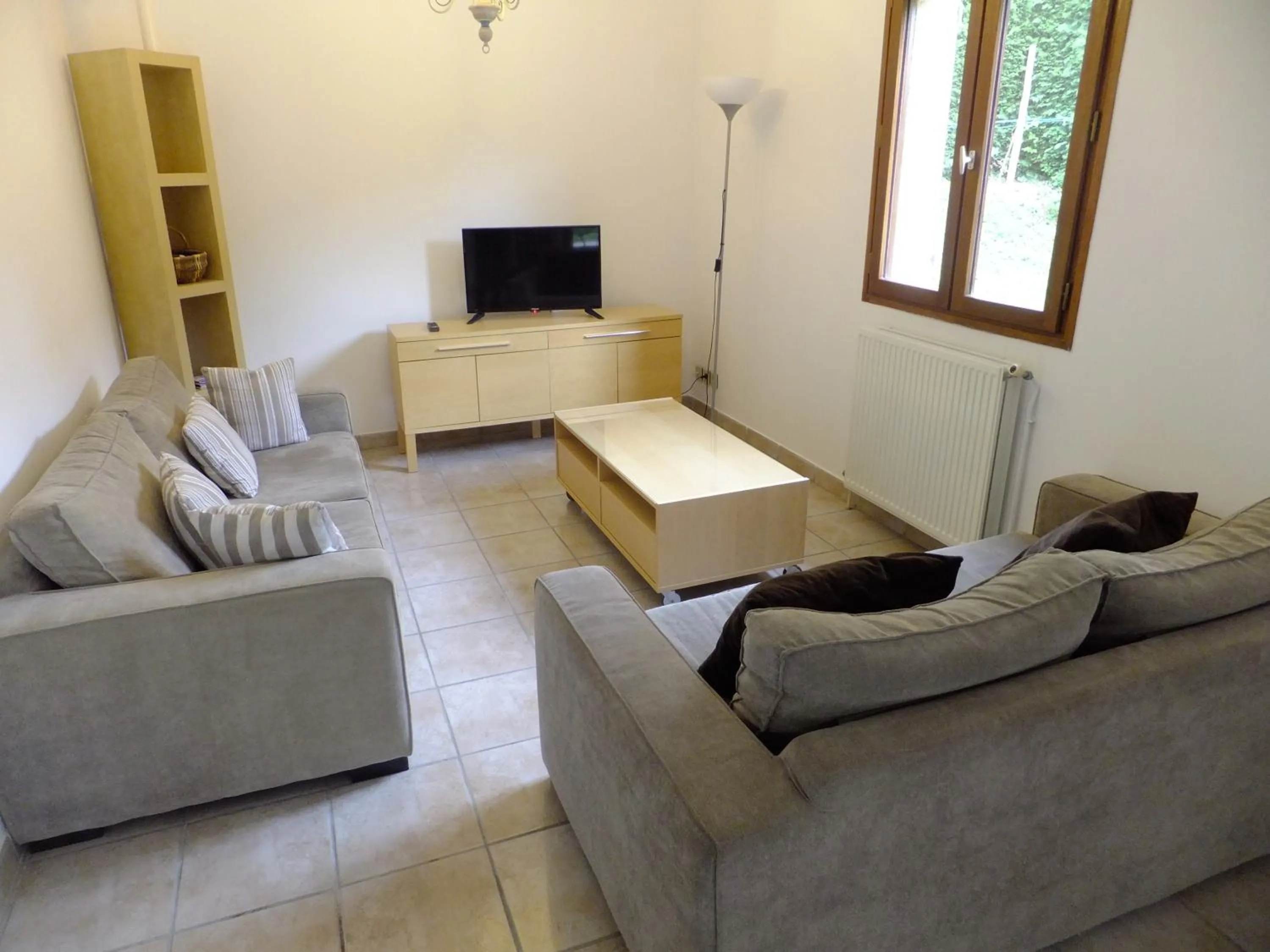 TV and multimedia in Le Clos Gentiane