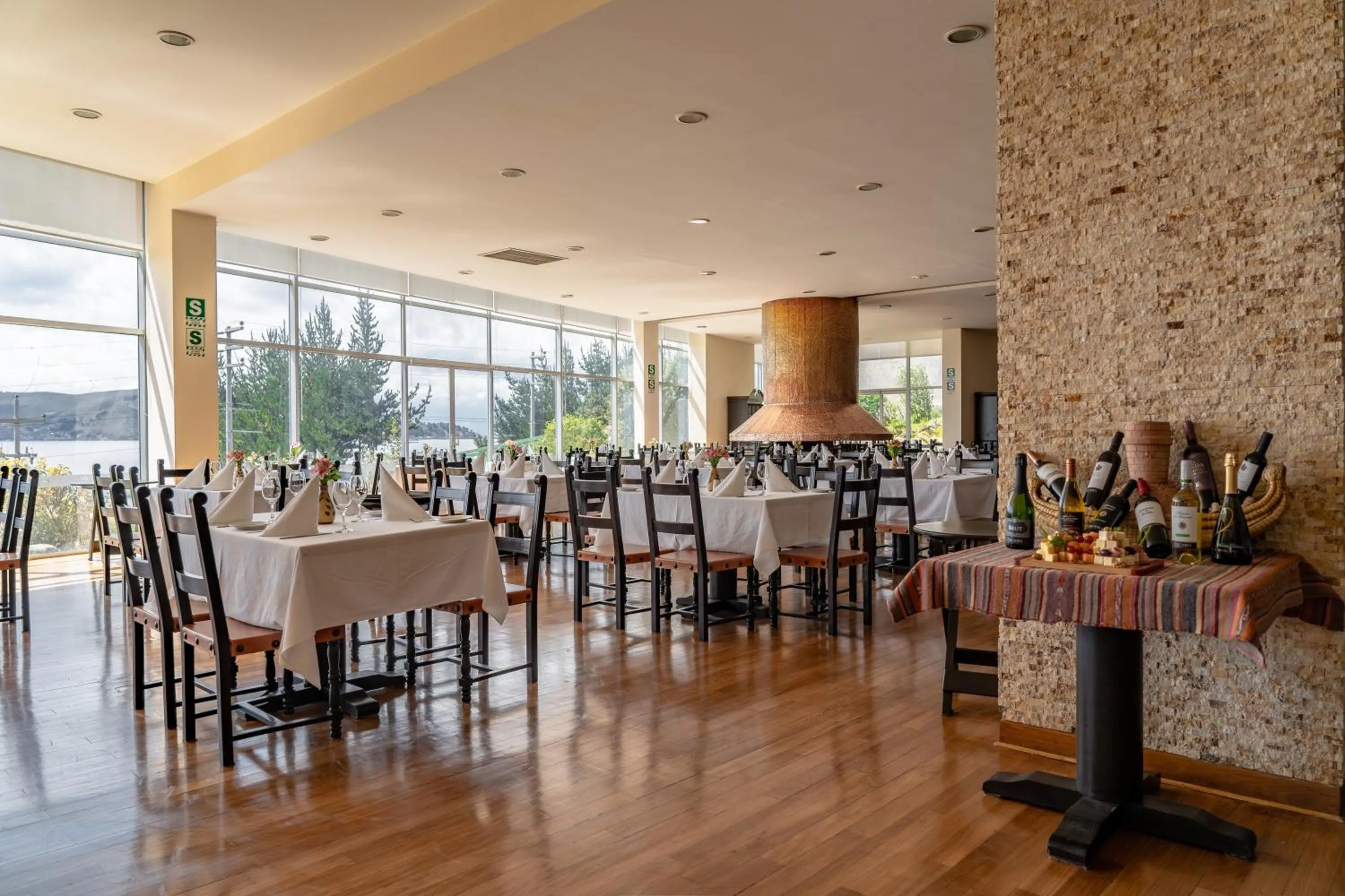 Restaurant/places to eat in Hotel Jose Antonio Puno