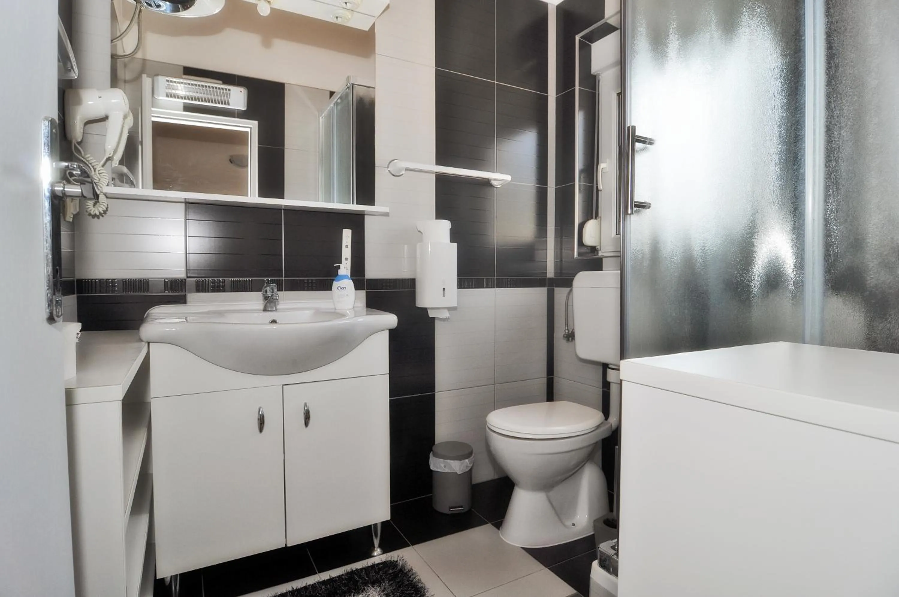 Bathroom in Villa Vanilla with Heated Pool