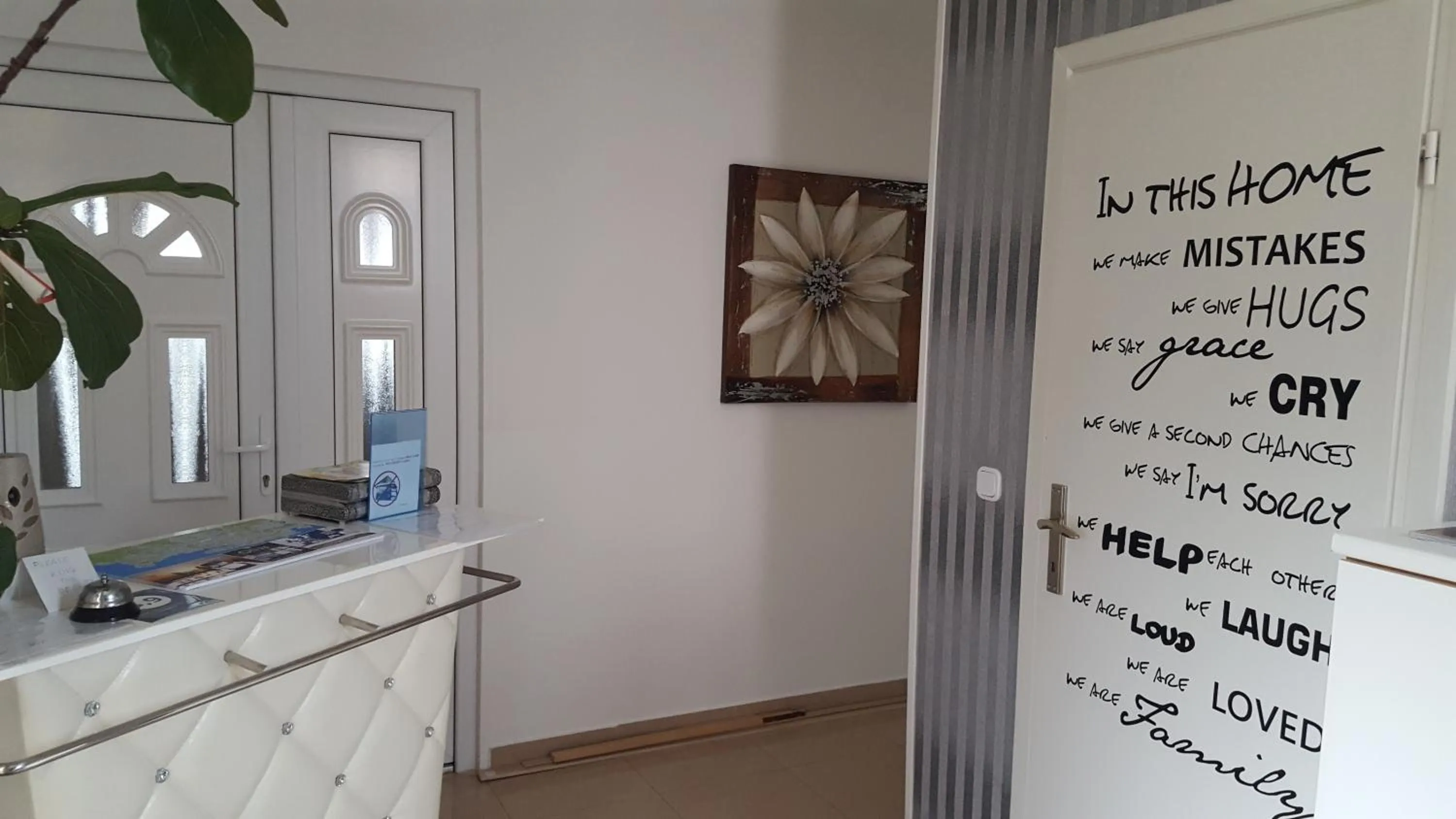 Lobby or reception in Villa Vanilla with Heated Pool