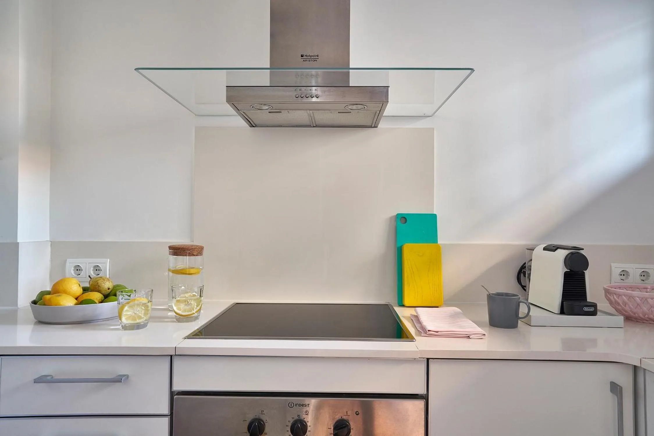 Coffee/tea facilities in Lugaris Rambla Apartments