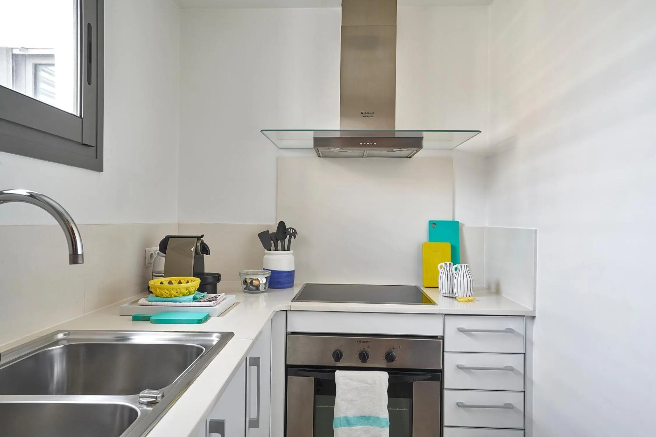 Kitchen or kitchenette in Lugaris Rambla Apartments