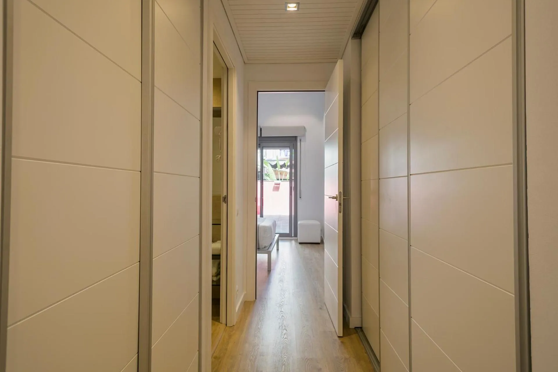 wardrobe in Lugaris Rambla Apartments