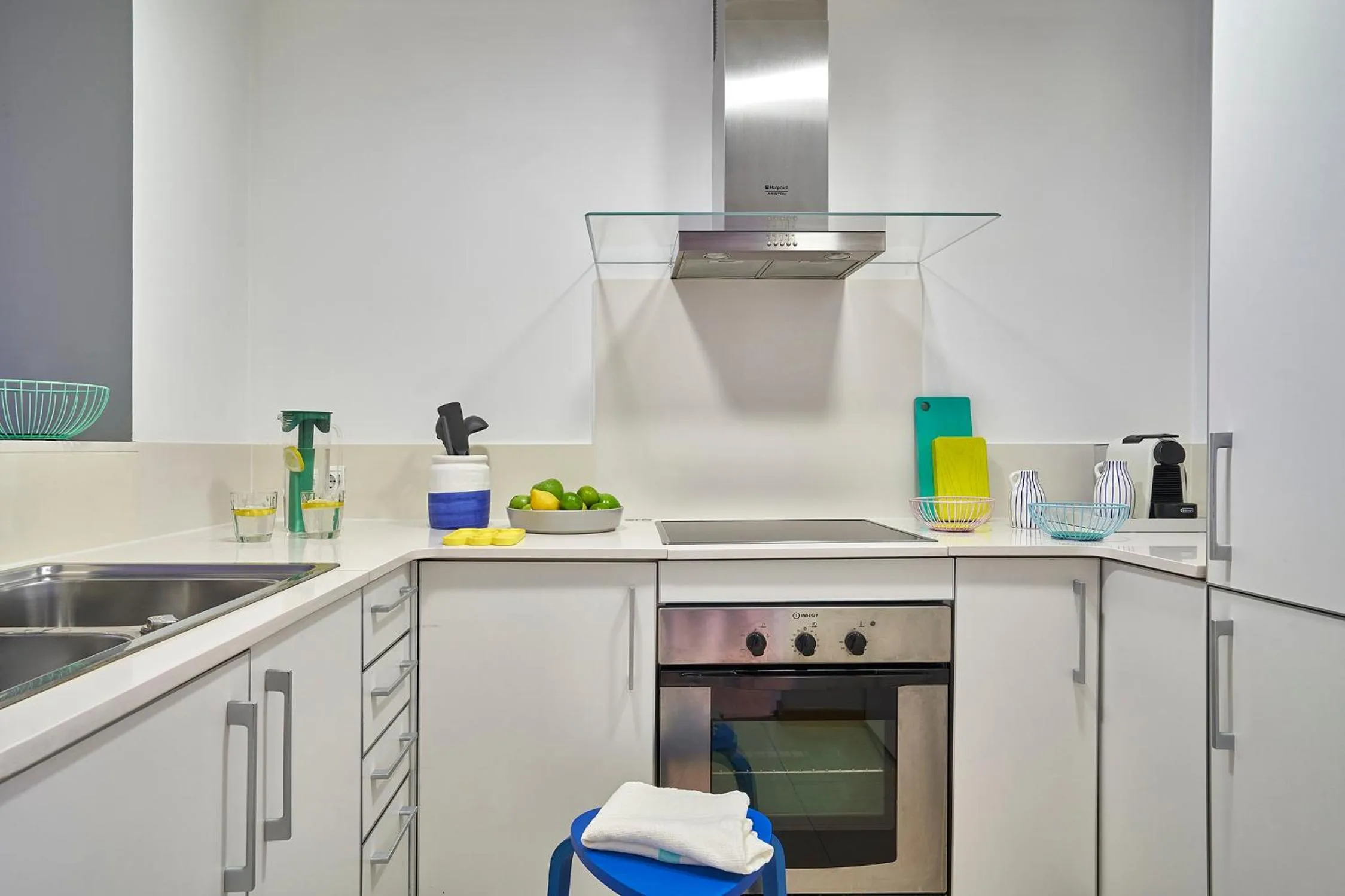 Kitchen or kitchenette in Lugaris Rambla Apartments