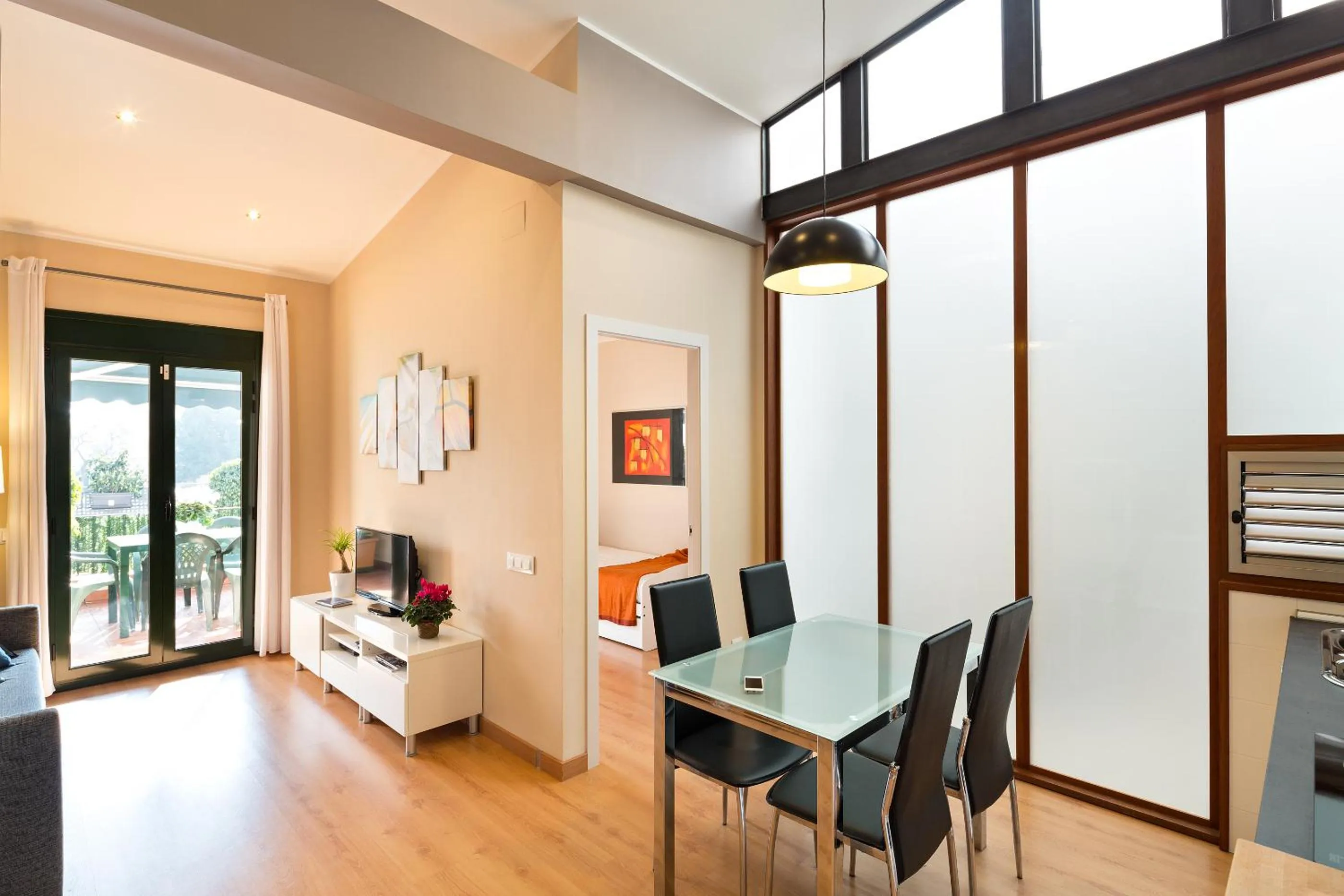 Dining area in Lugaris Rambla Apartments