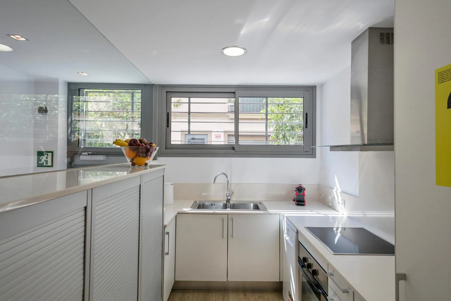 Kitchen or kitchenette in Lugaris Rambla Apartments