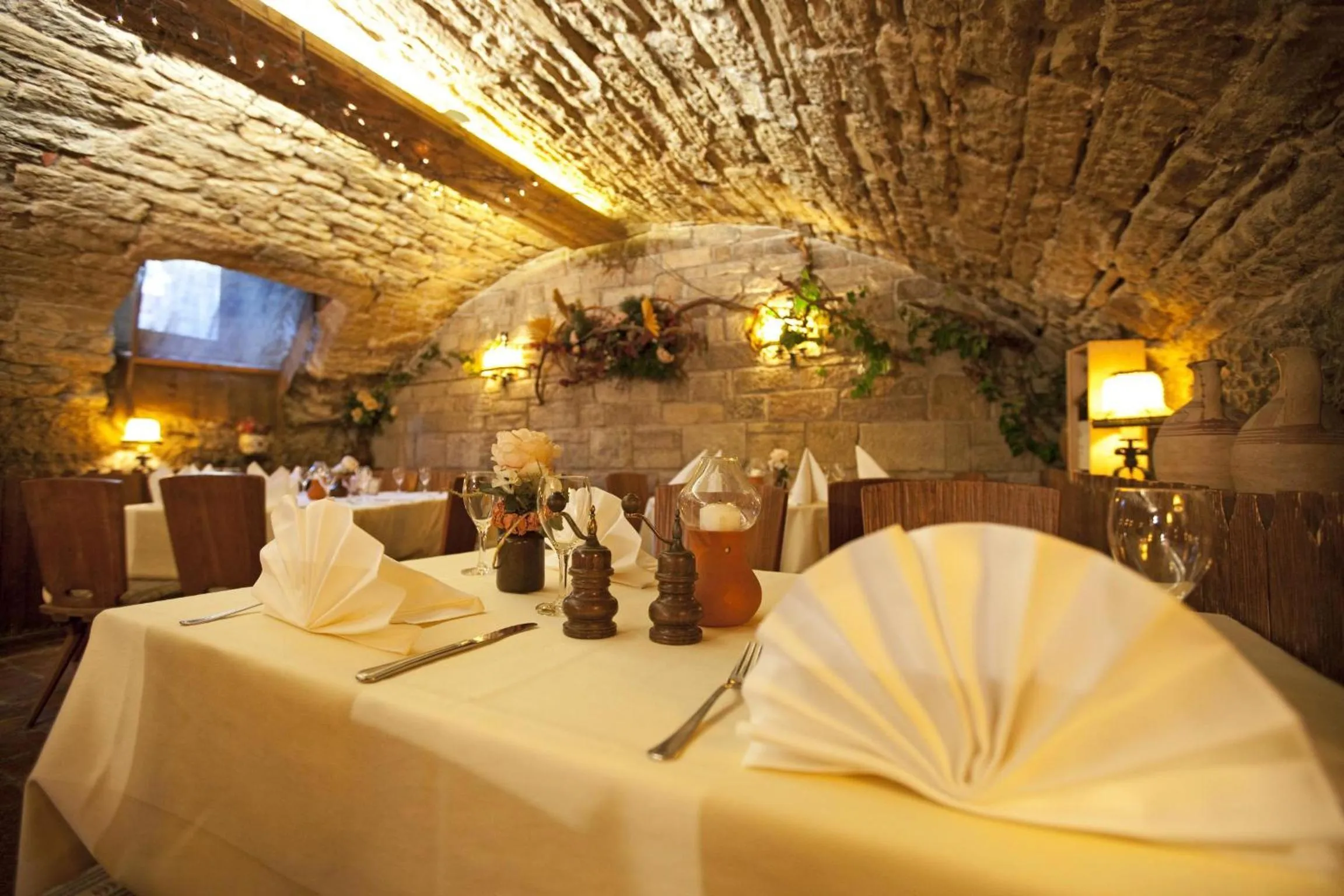 Restaurant/places to eat in Hotel Hirsch