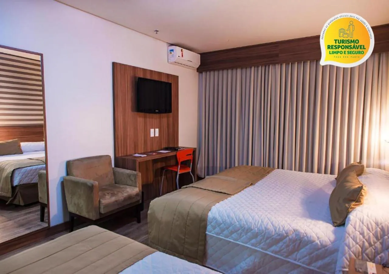 Photo of the whole room, Bed in Hotel Continental Business - 200 metros do Complexo Hospitalar Santa Casa