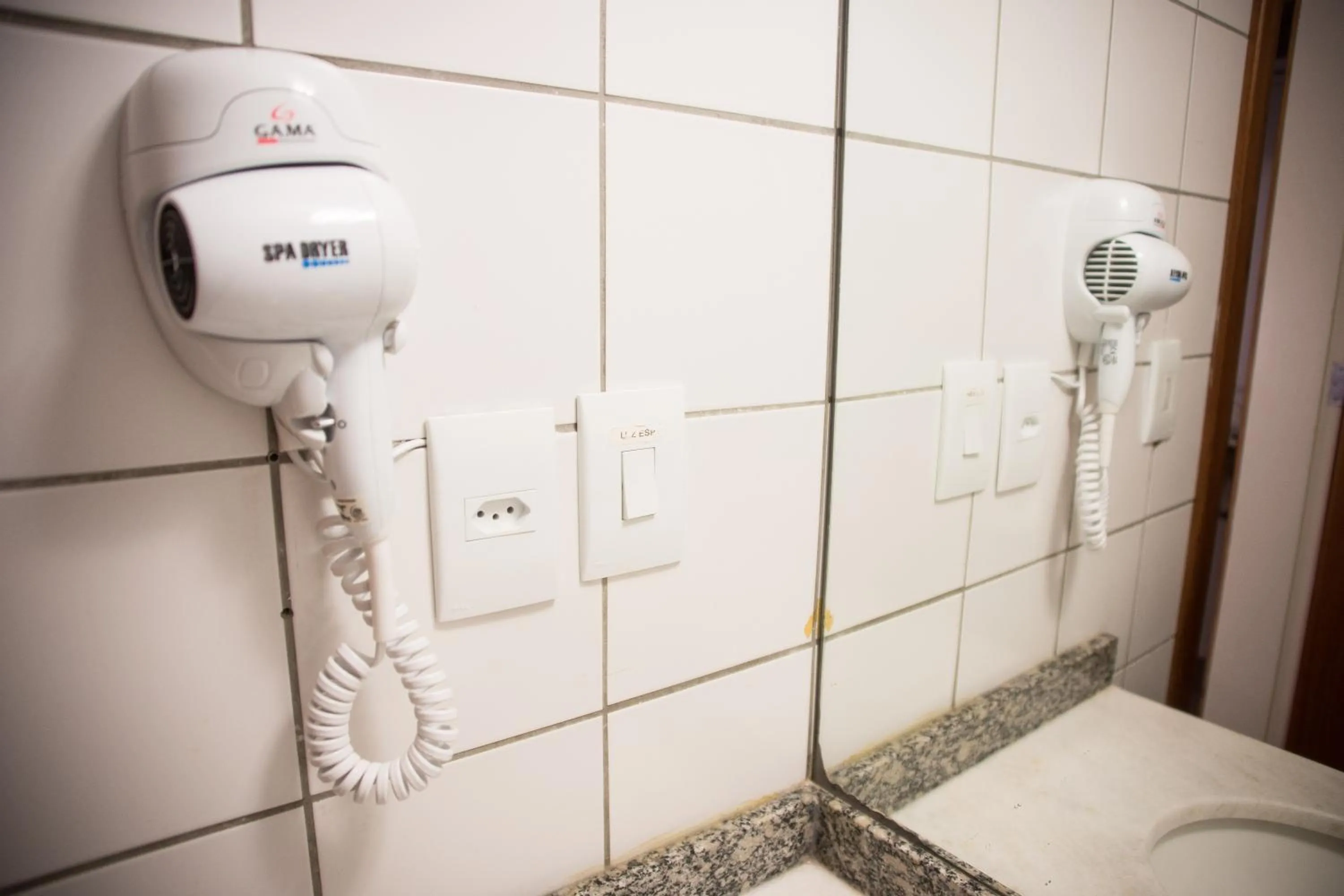 Bathroom in Hotel Continental Business - 200 metros do Complexo Hospitalar Santa Casa
