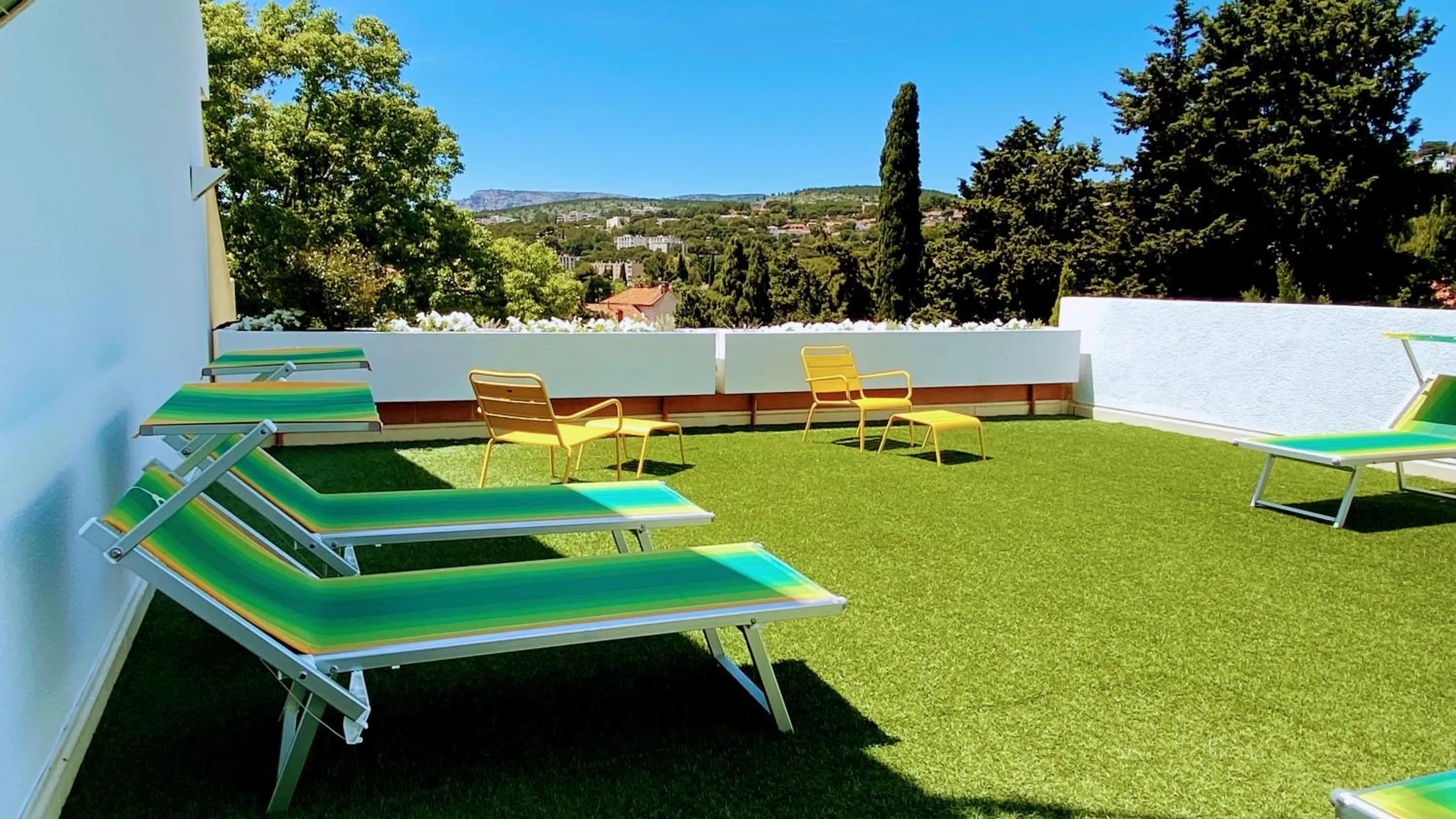 Property building in Royal Cottage Pamela Hotel Cassis