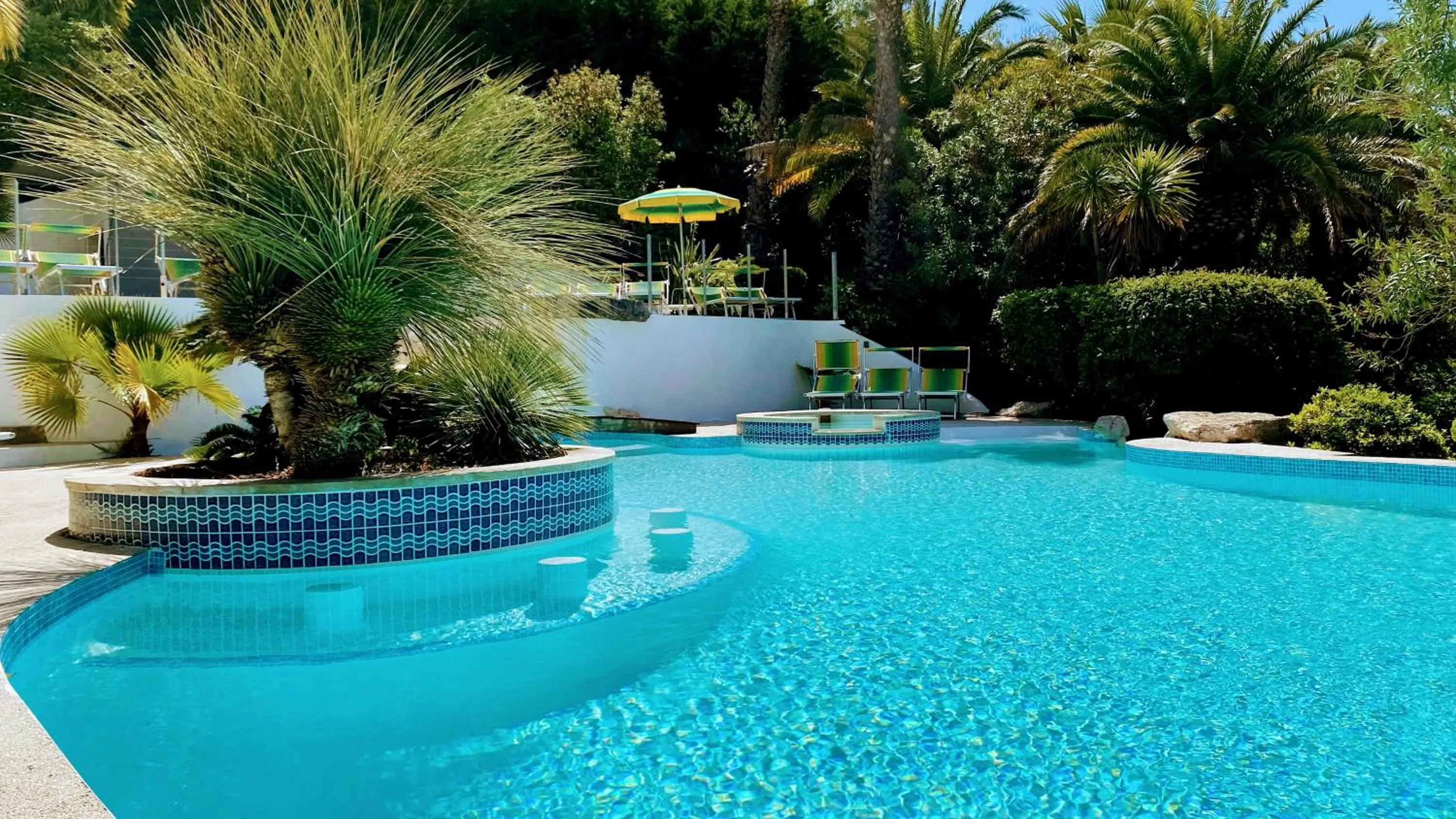 Pool view in Royal Cottage Pamela Hotel Cassis