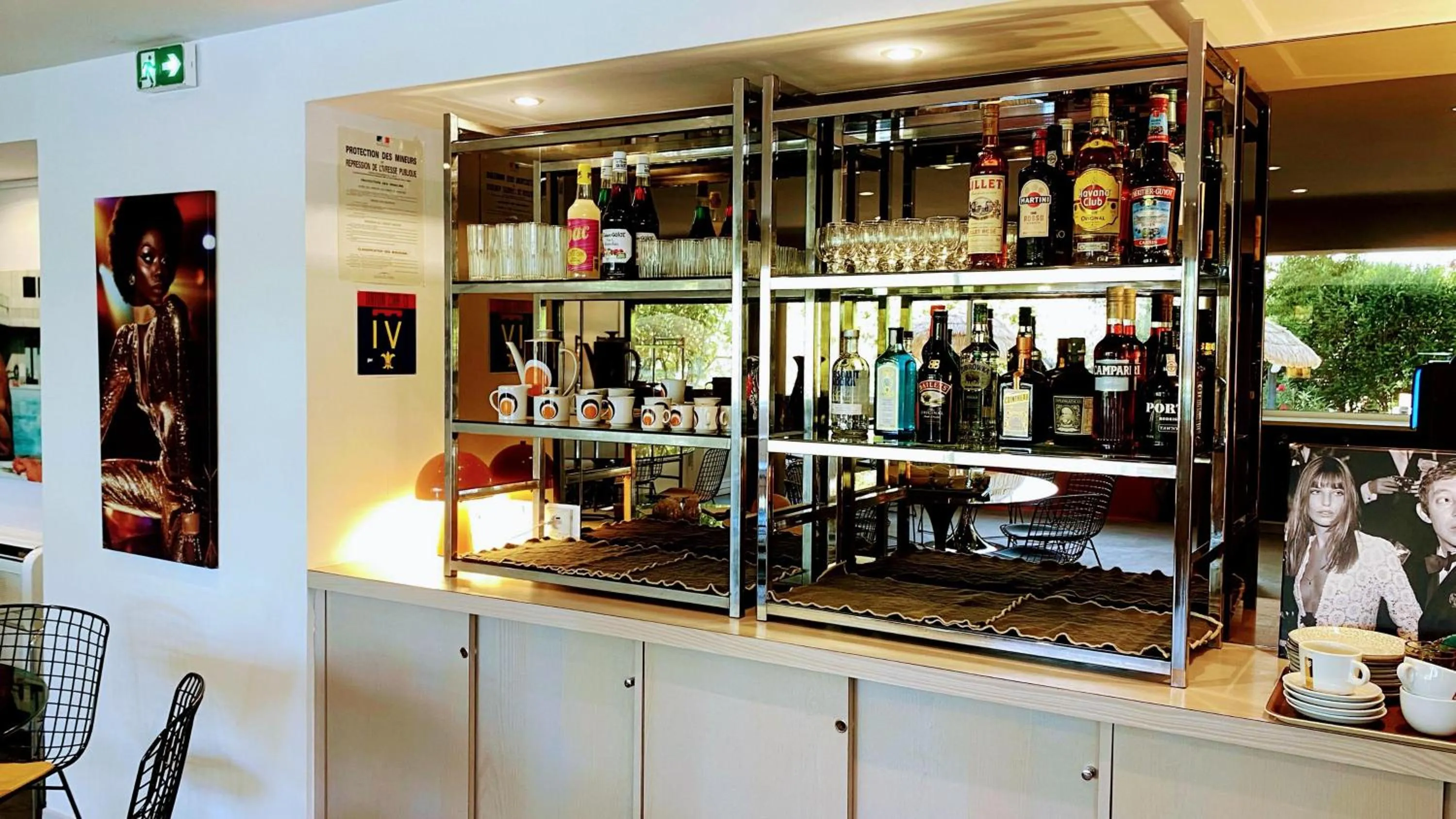 Lounge or bar in Royal Cottage Pamela Hotel Cassis