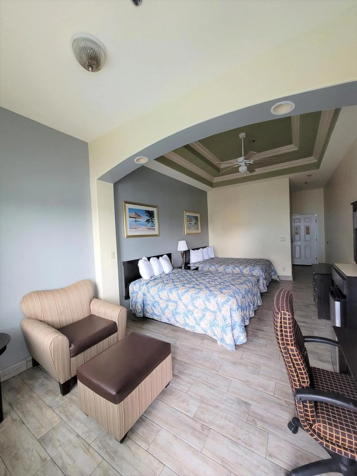 Bed in Casa Bella Hotel and Suites