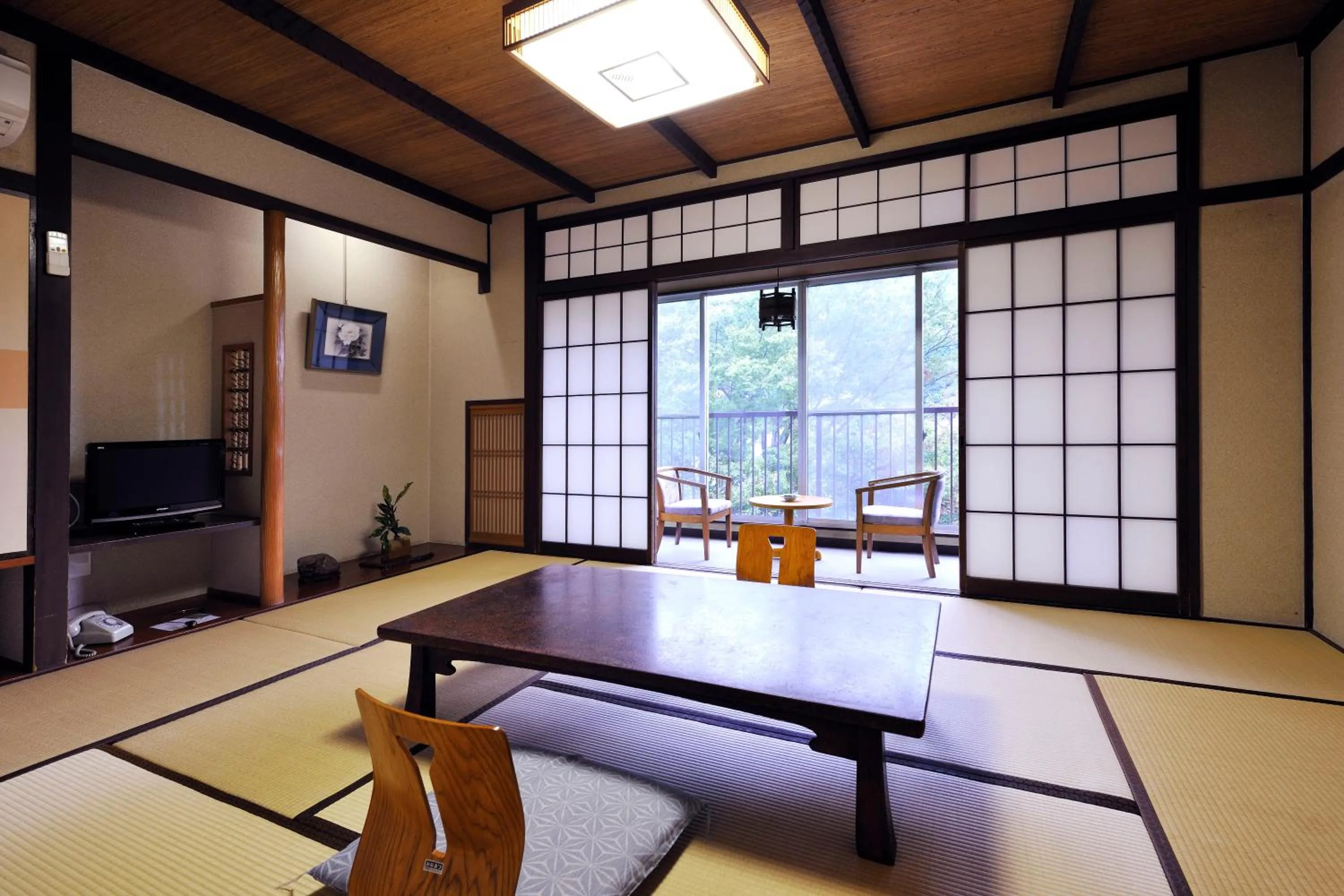 Photo of the whole room in Ryokan Seishounagon