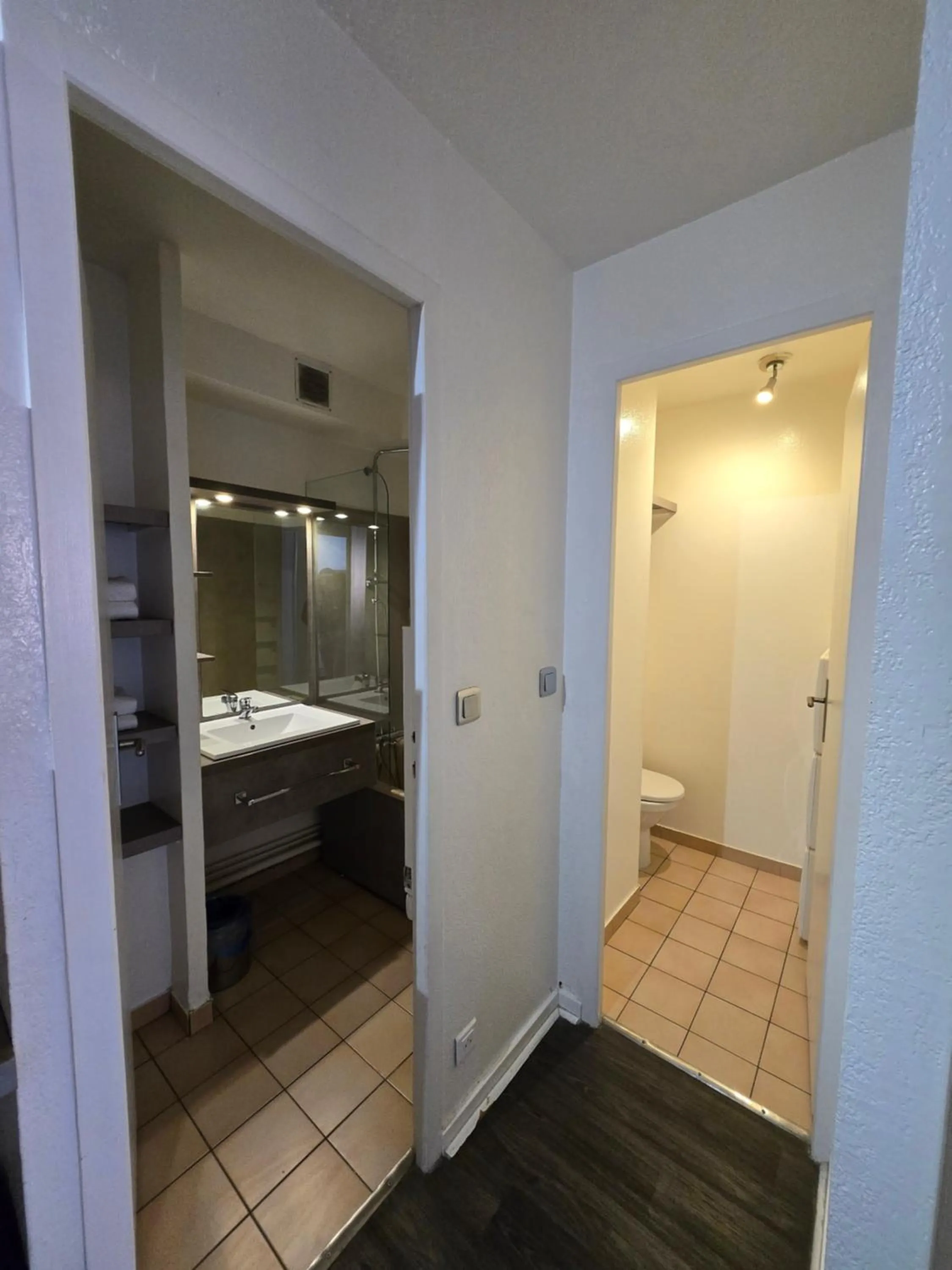 Toilet in Geneva Residence