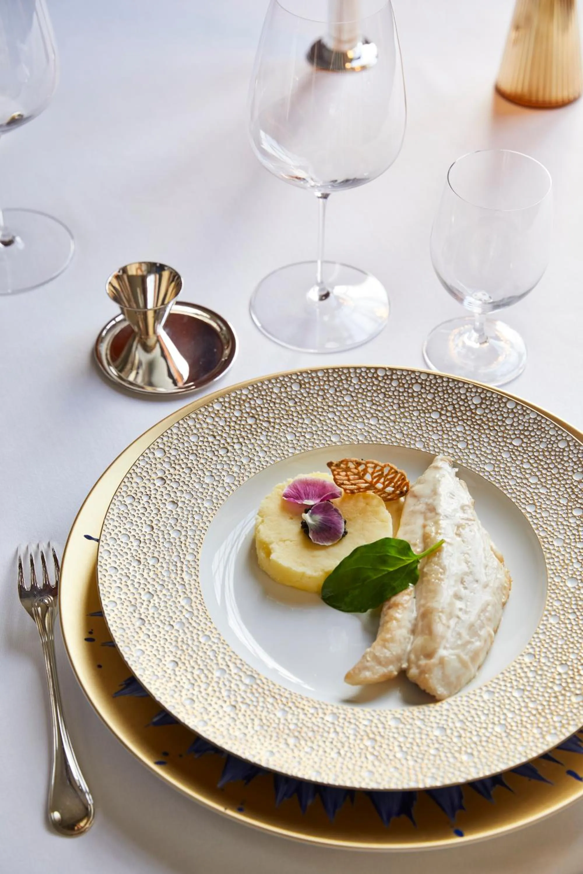 Restaurant/places to eat in Hôtel Restaurants & Spa Perier Du Bignon