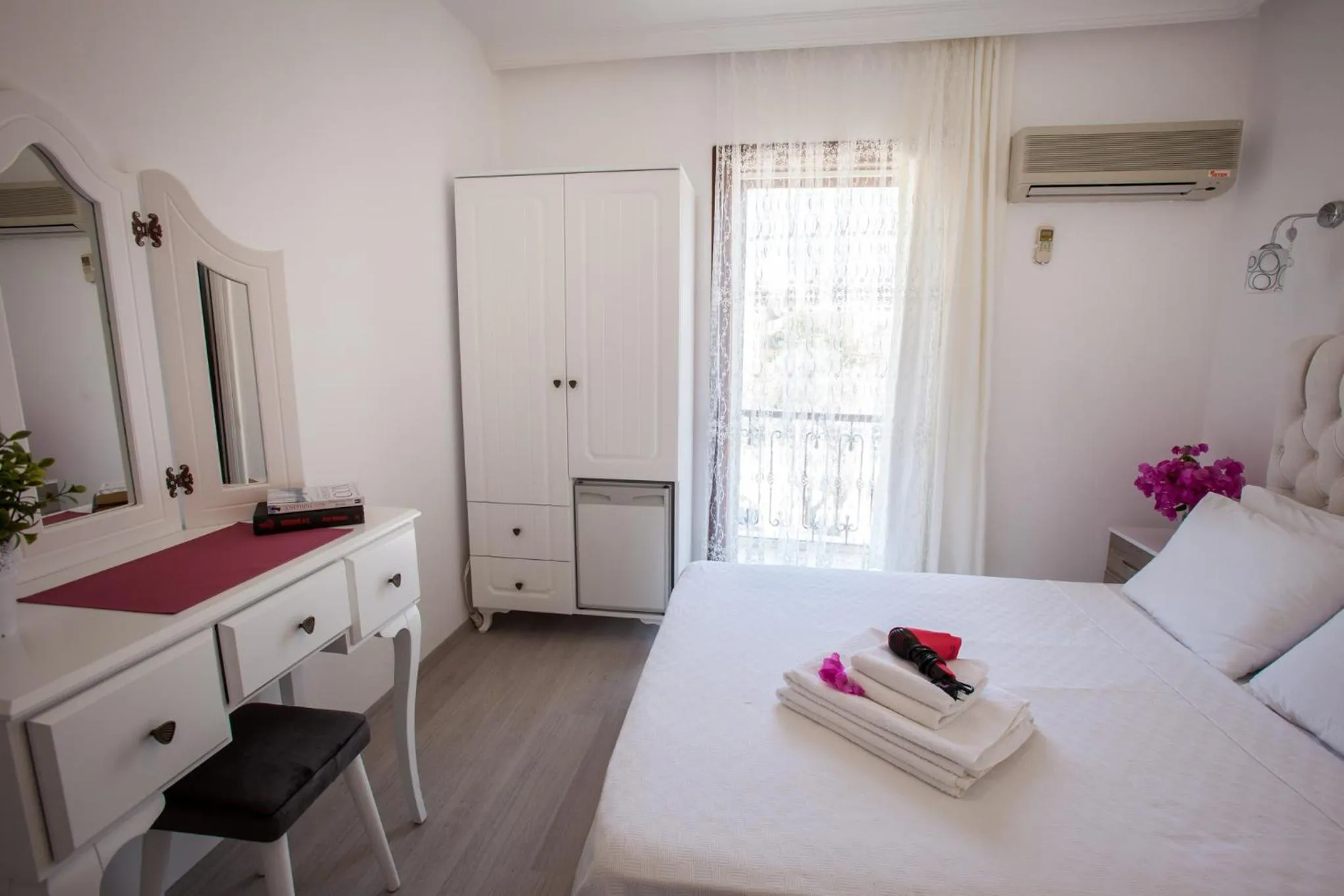 Papermoon Hotel & Apartments