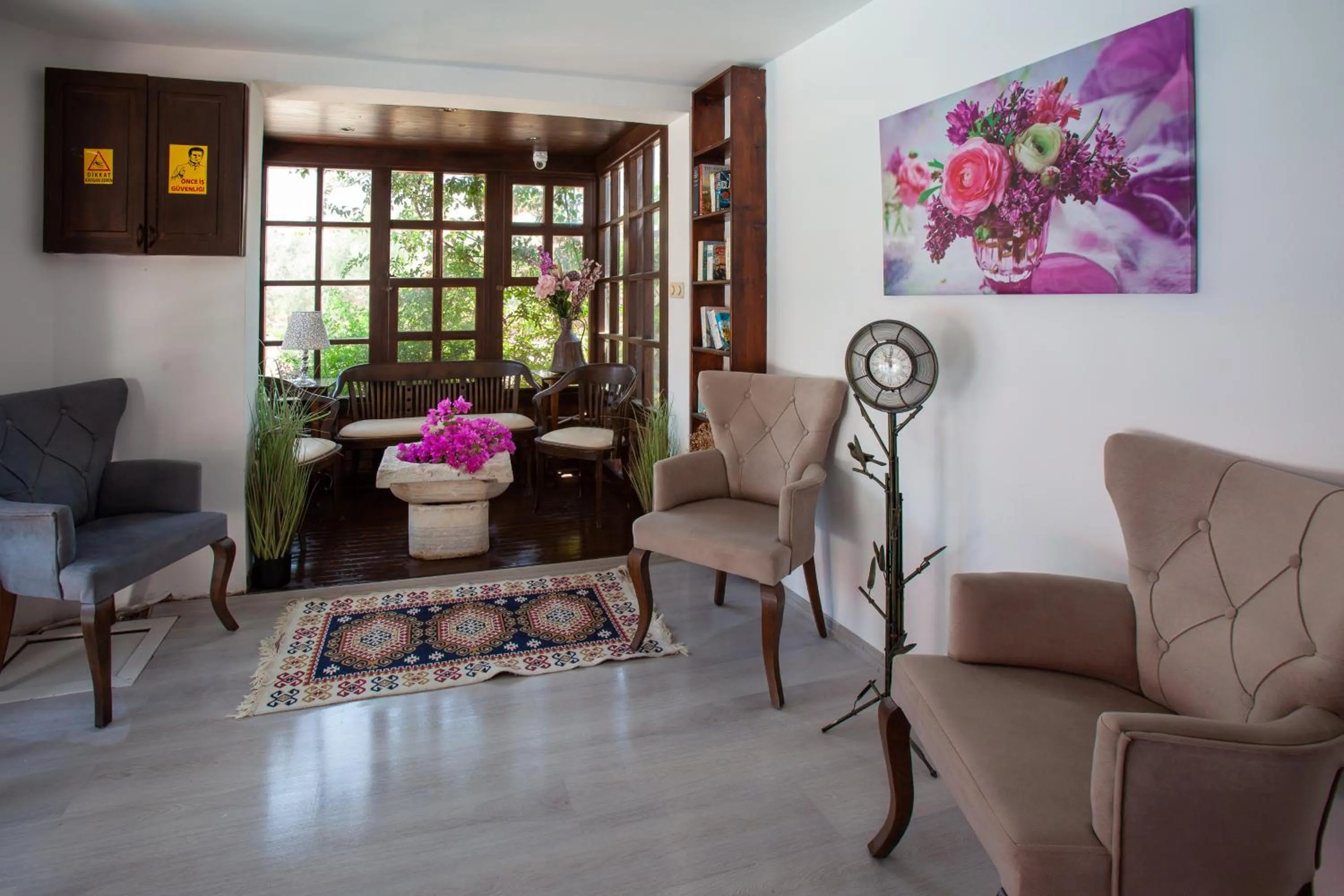 Lobby or reception in Papermoon Hotel & Apartments