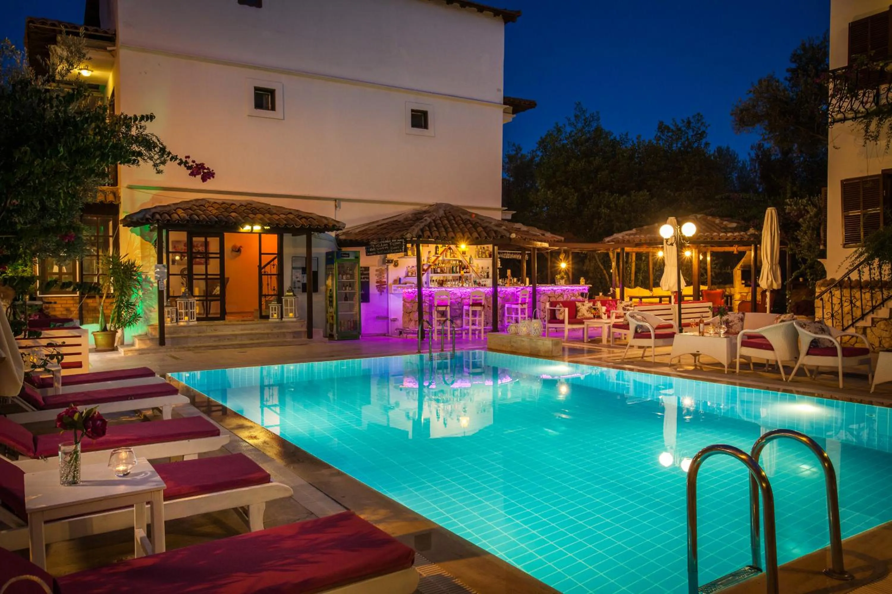 Night in Papermoon Hotel & Apartments