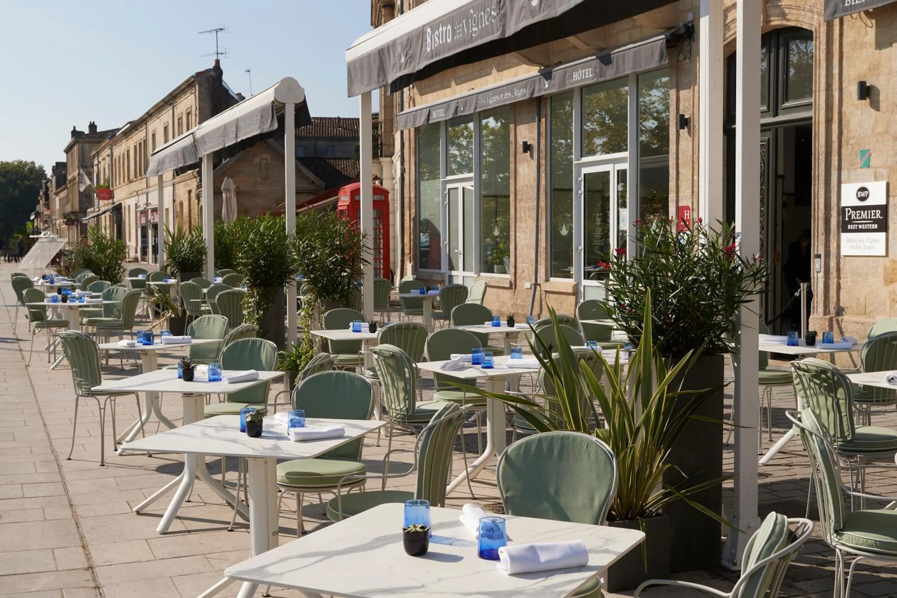 Restaurant/places to eat in Best Western Premier Hotel des Vignes et des Anges