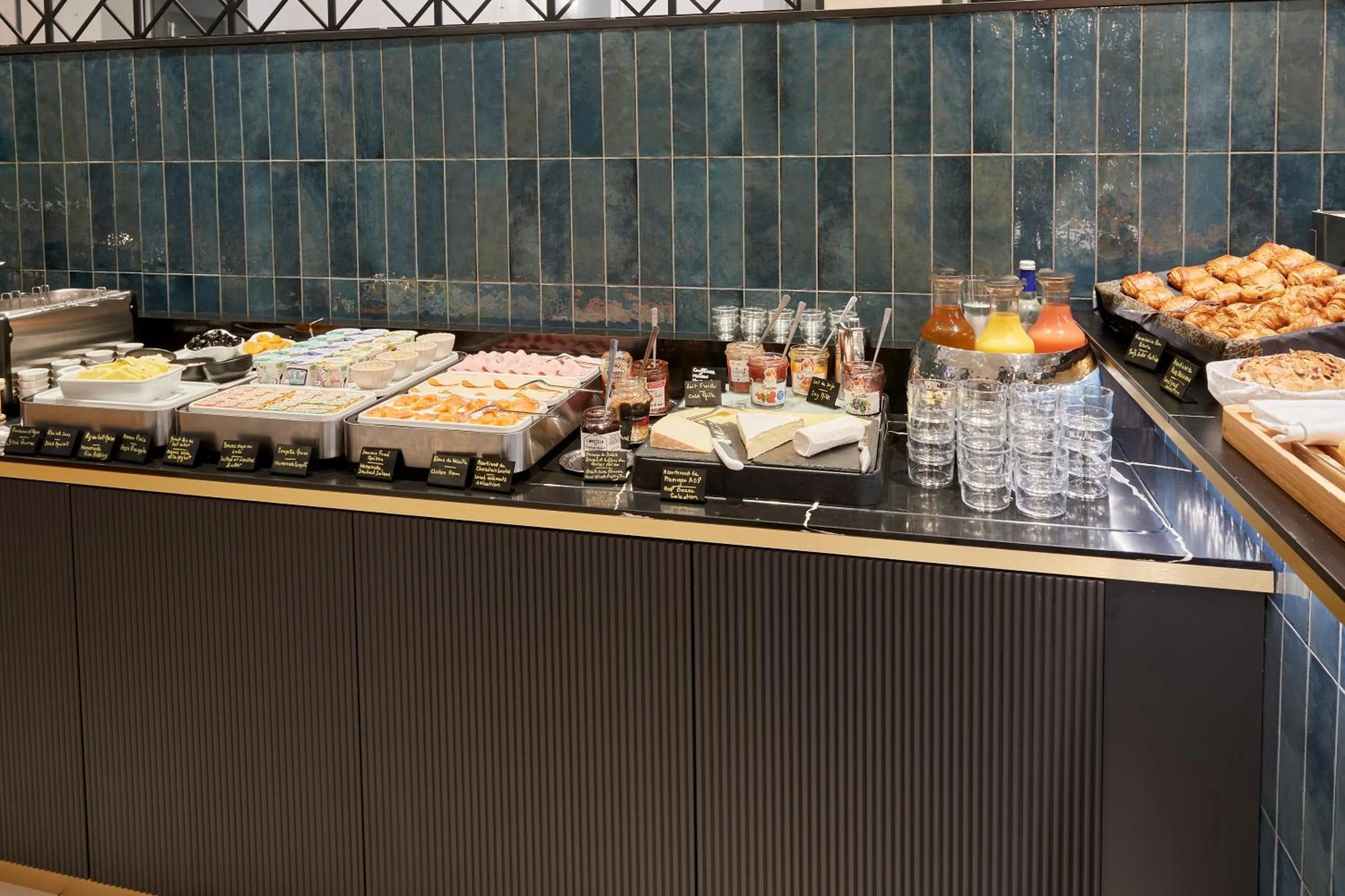 Buffet breakfast in Best Western Premier Hotel des Vignes et des Anges