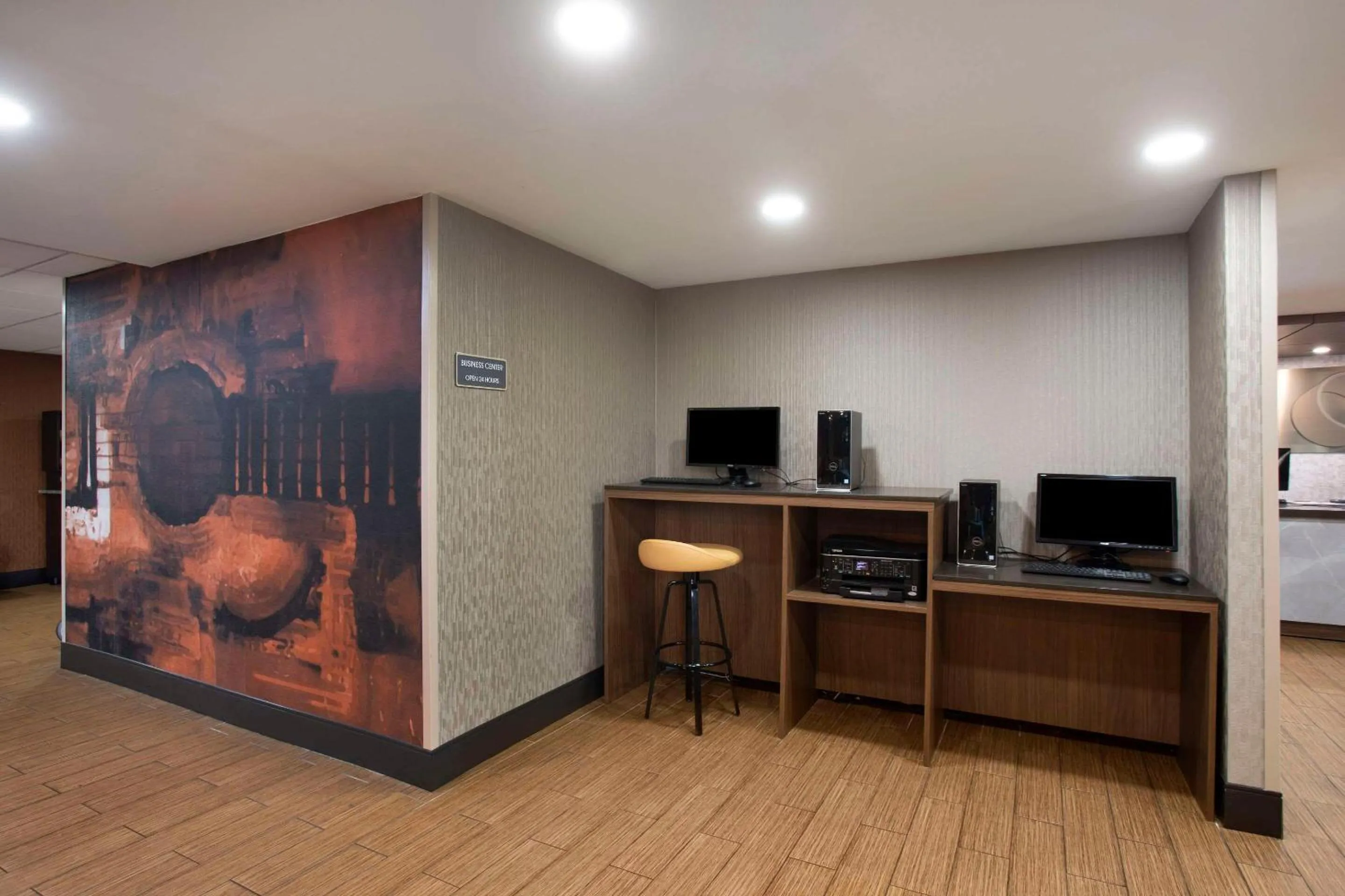 Business facilities in Comfort Inn & Suites Nashville Downtown - Stadium